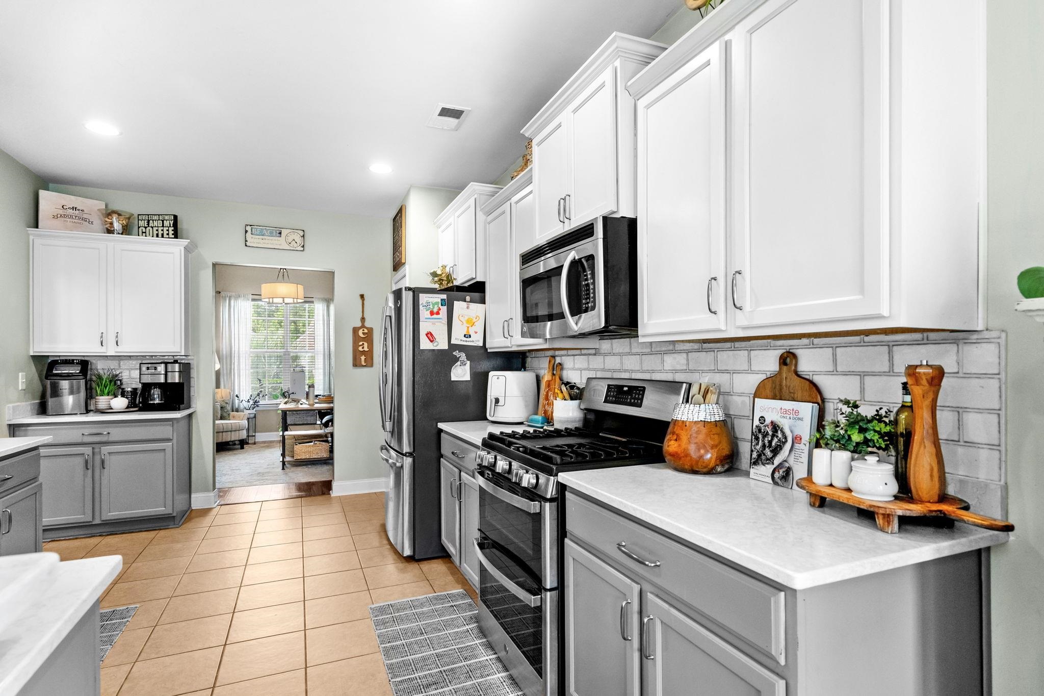 313 Deer Path Dr. Property Photo 13