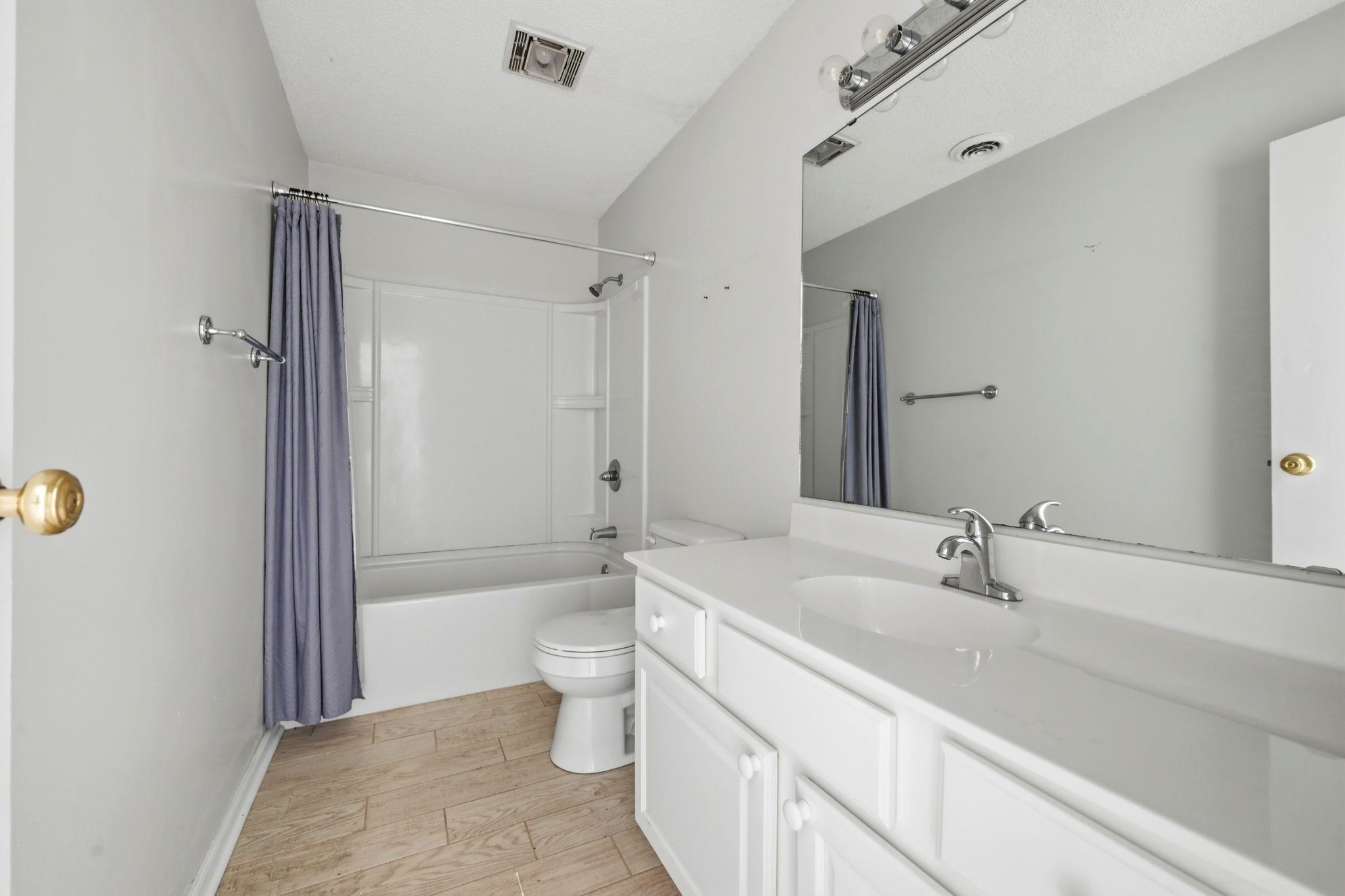 1850 Colony Dr. Property Photo 13