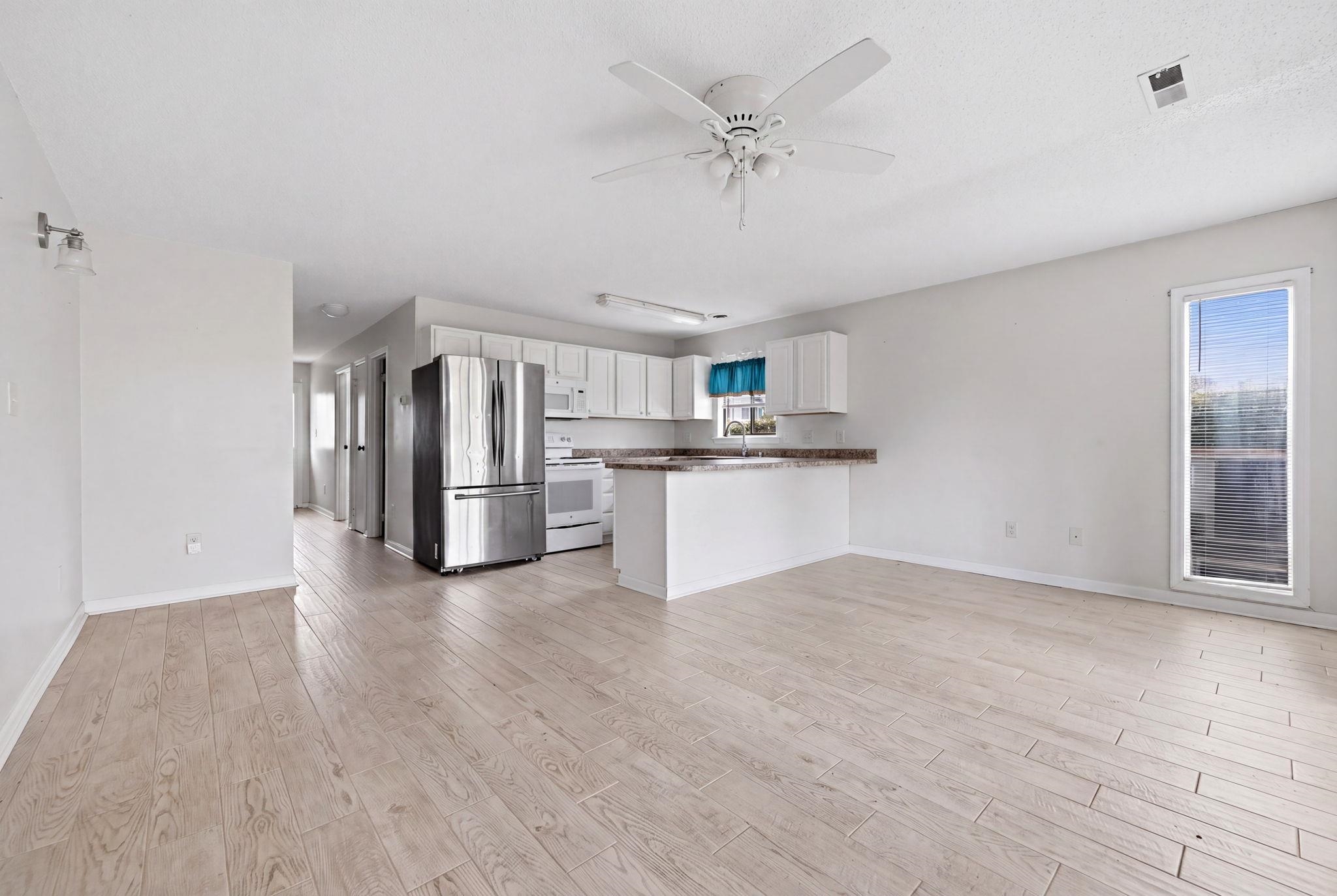 1850 Colony Dr. Property Photo 17