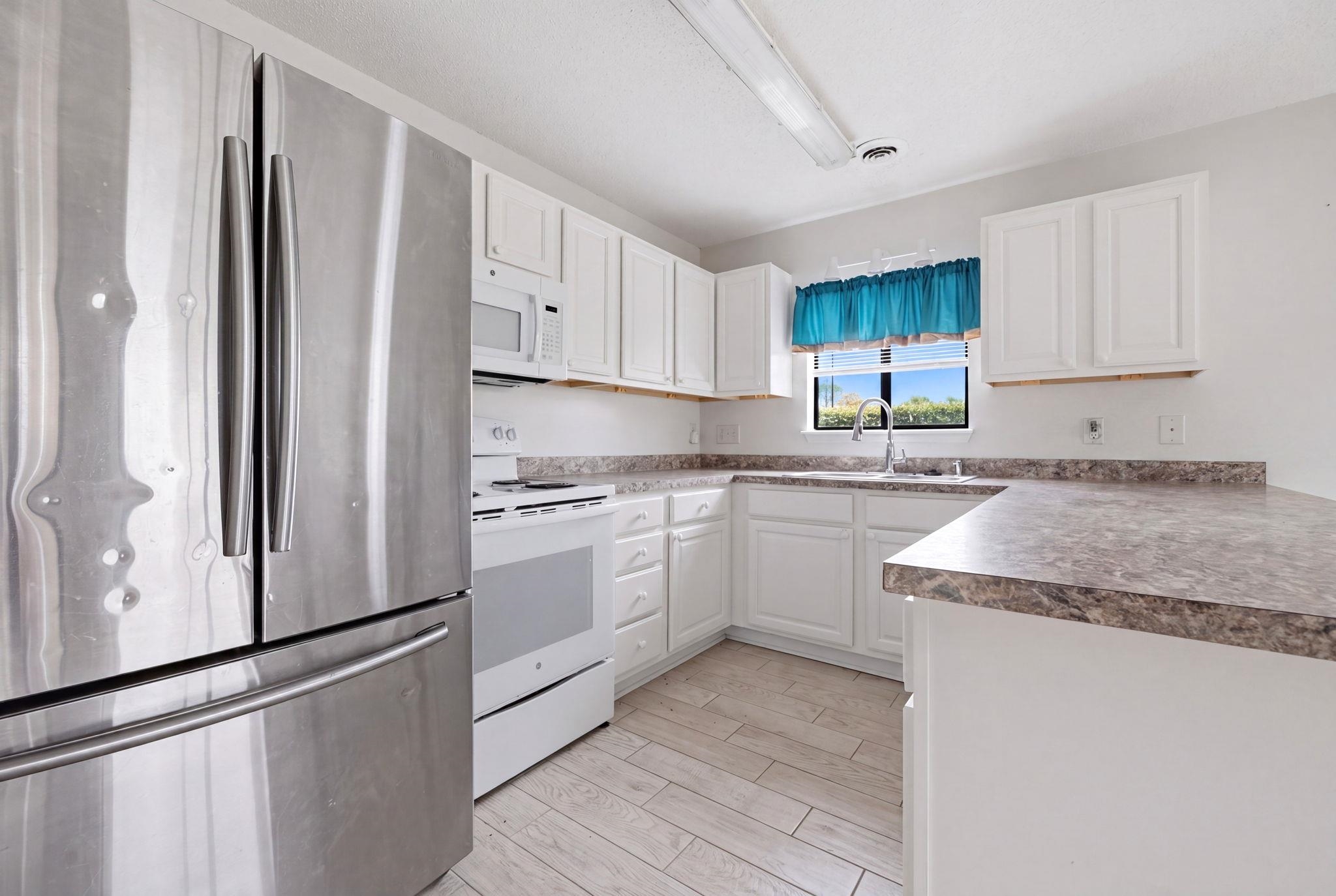 1850 Colony Dr. Property Photo 18