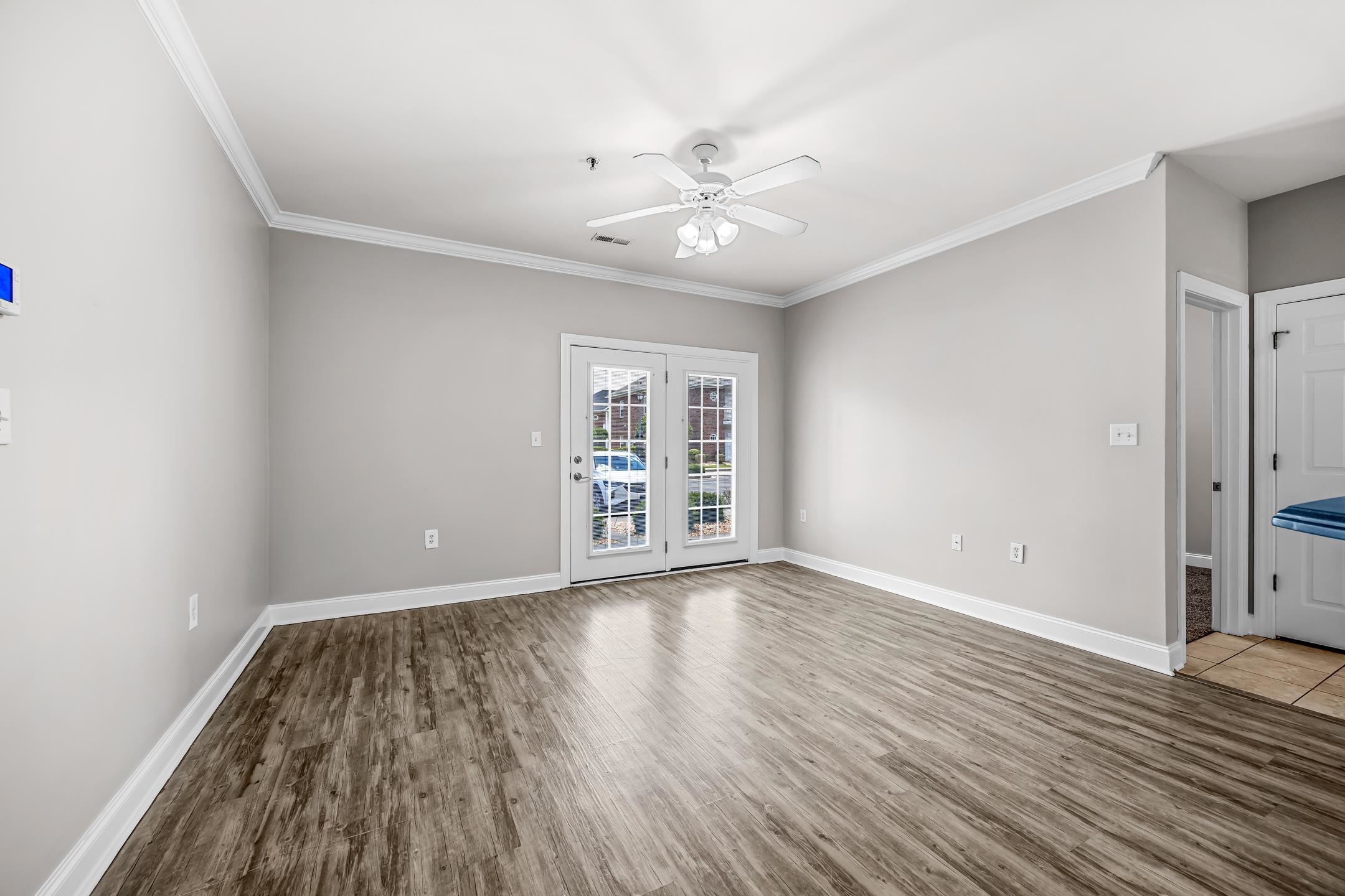 2021 Silvercrest Dr. Property Photo 5