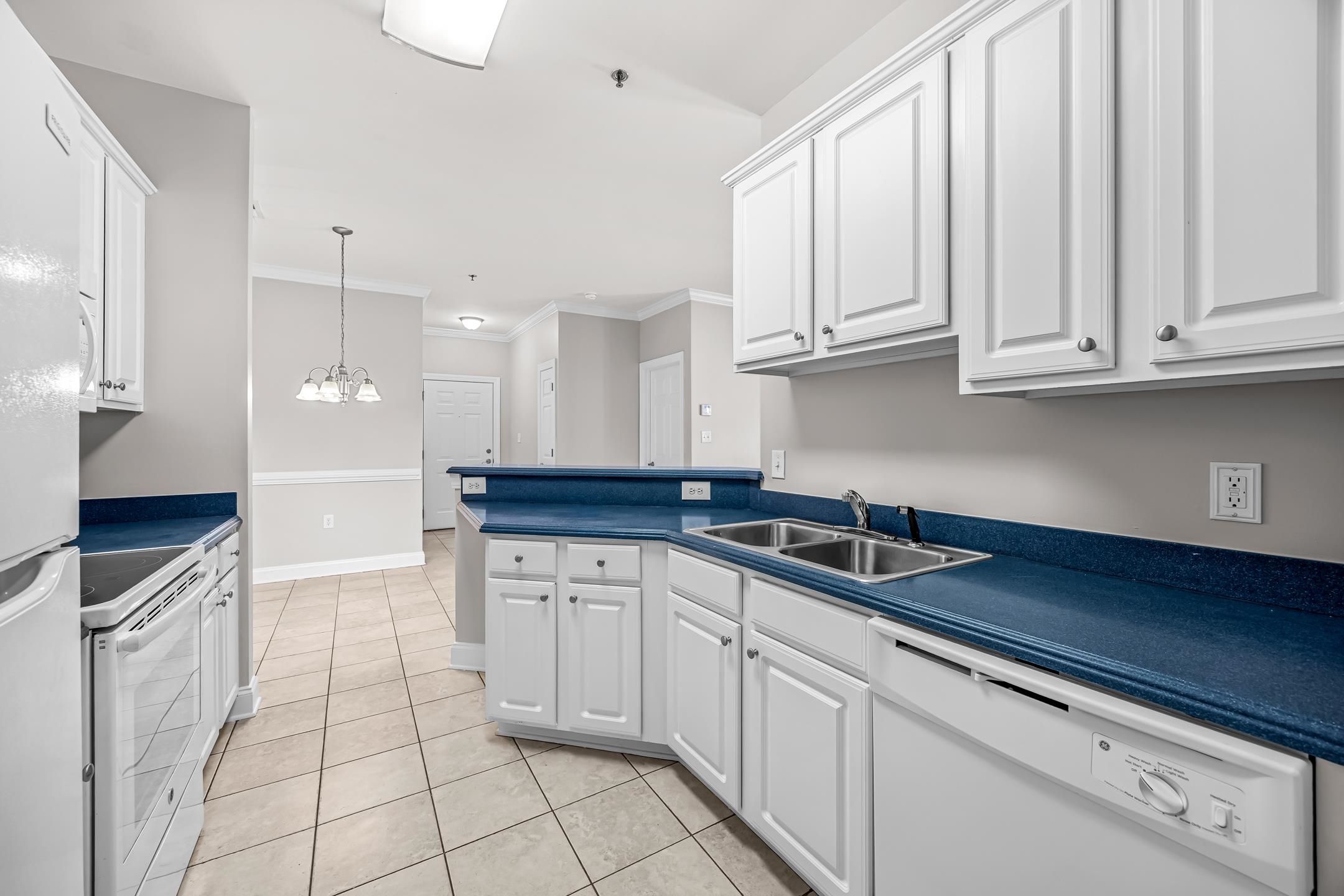 2021 Silvercrest Dr. Property Photo 11