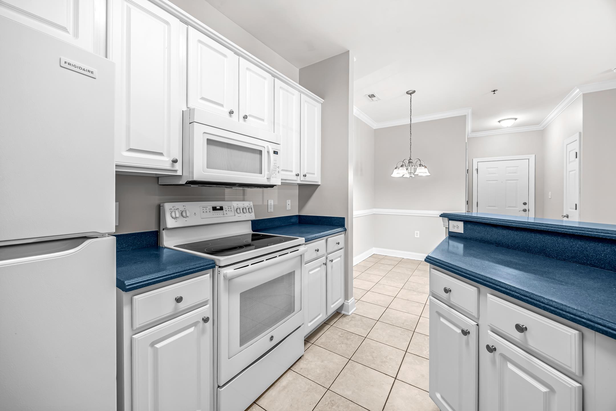 2021 Silvercrest Dr. Property Photo 12