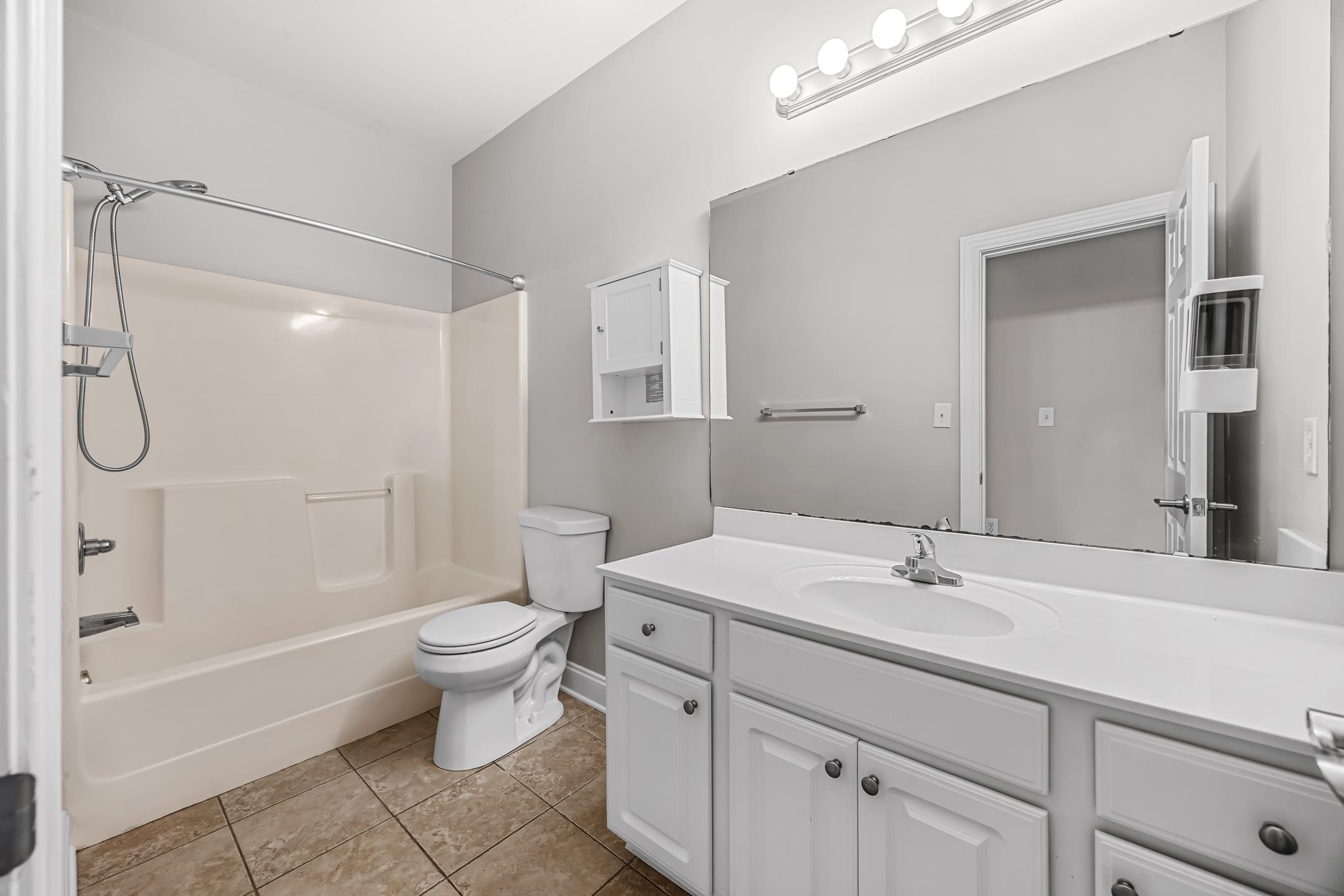 2021 Silvercrest Dr. Property Photo 16