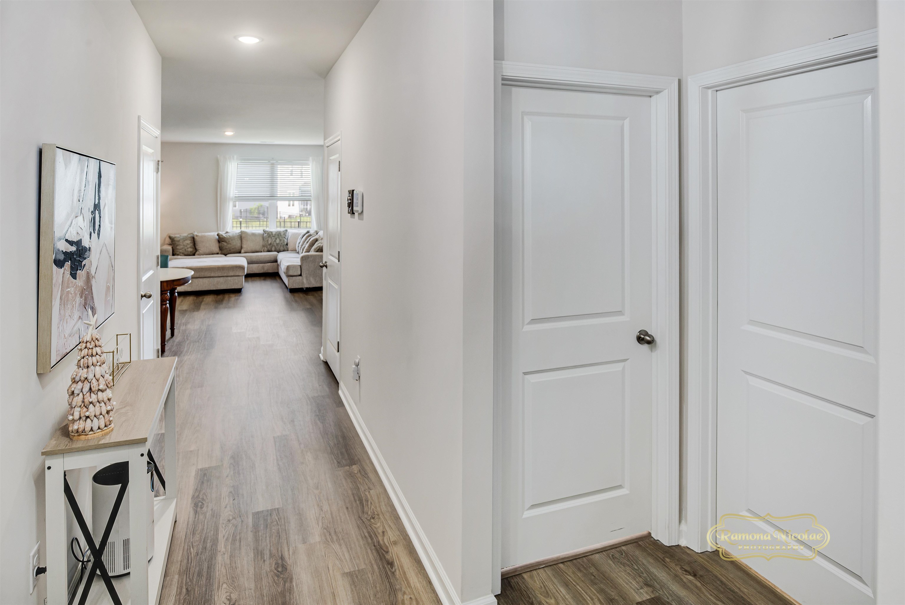 1075 Sennema Circle Property Photo 6