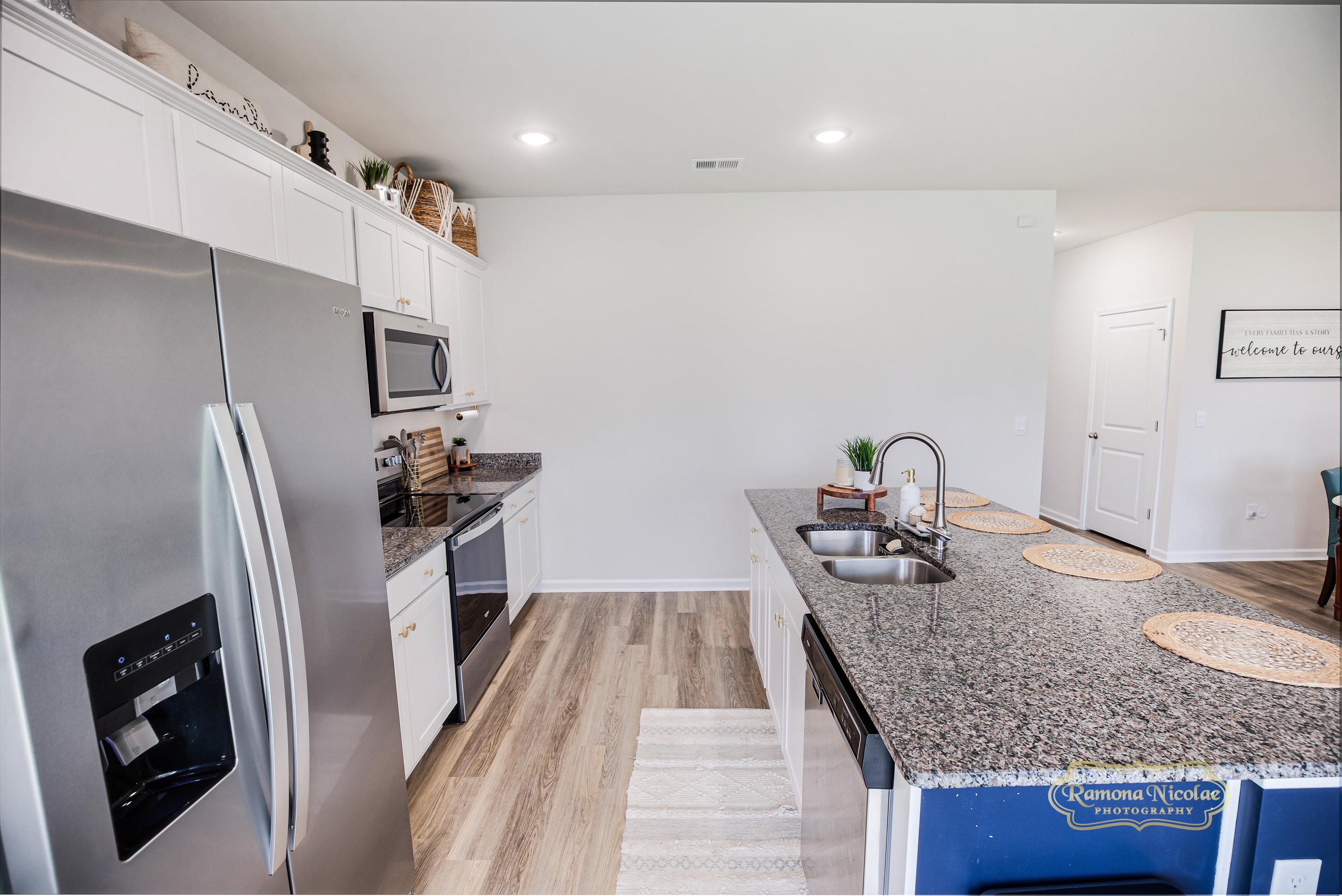 1075 Sennema Circle Property Photo 7