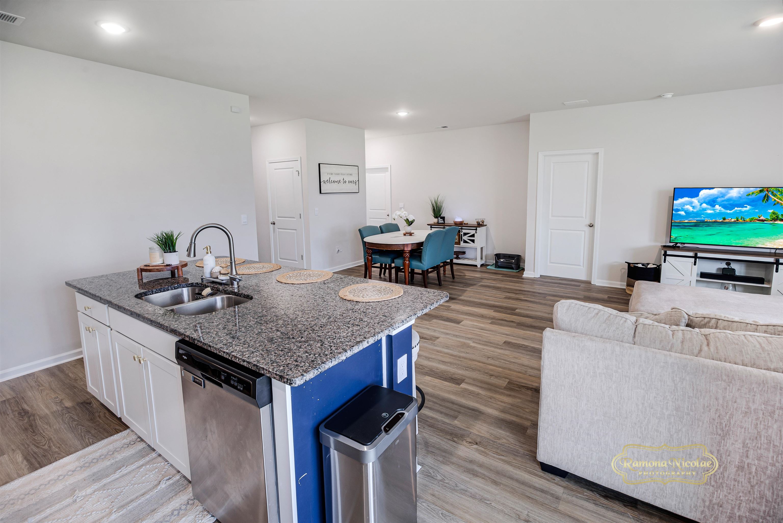 1075 Sennema Circle Property Photo 9