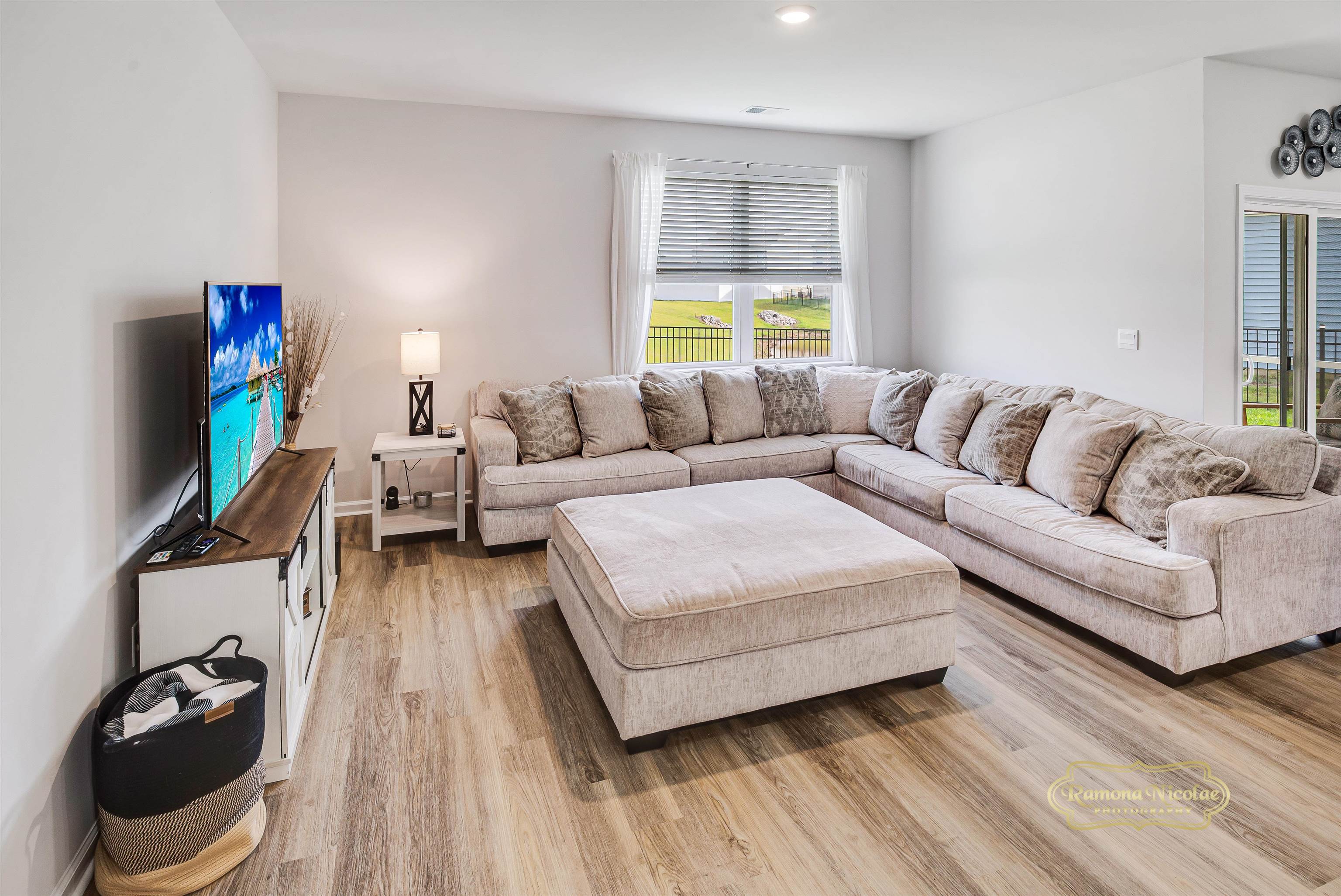 1075 Sennema Circle Property Photo 11
