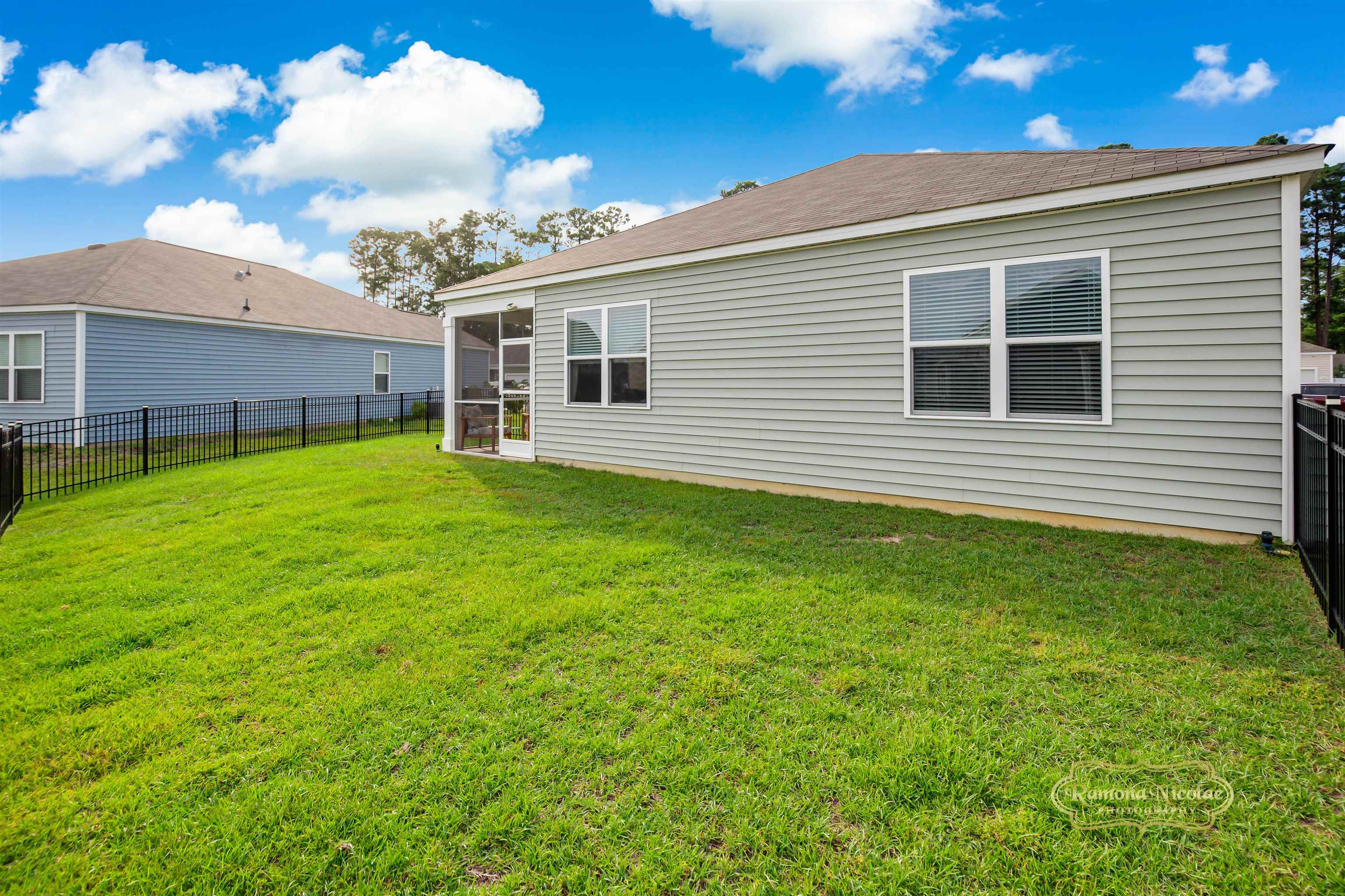 1075 Sennema Circle Property Photo 26