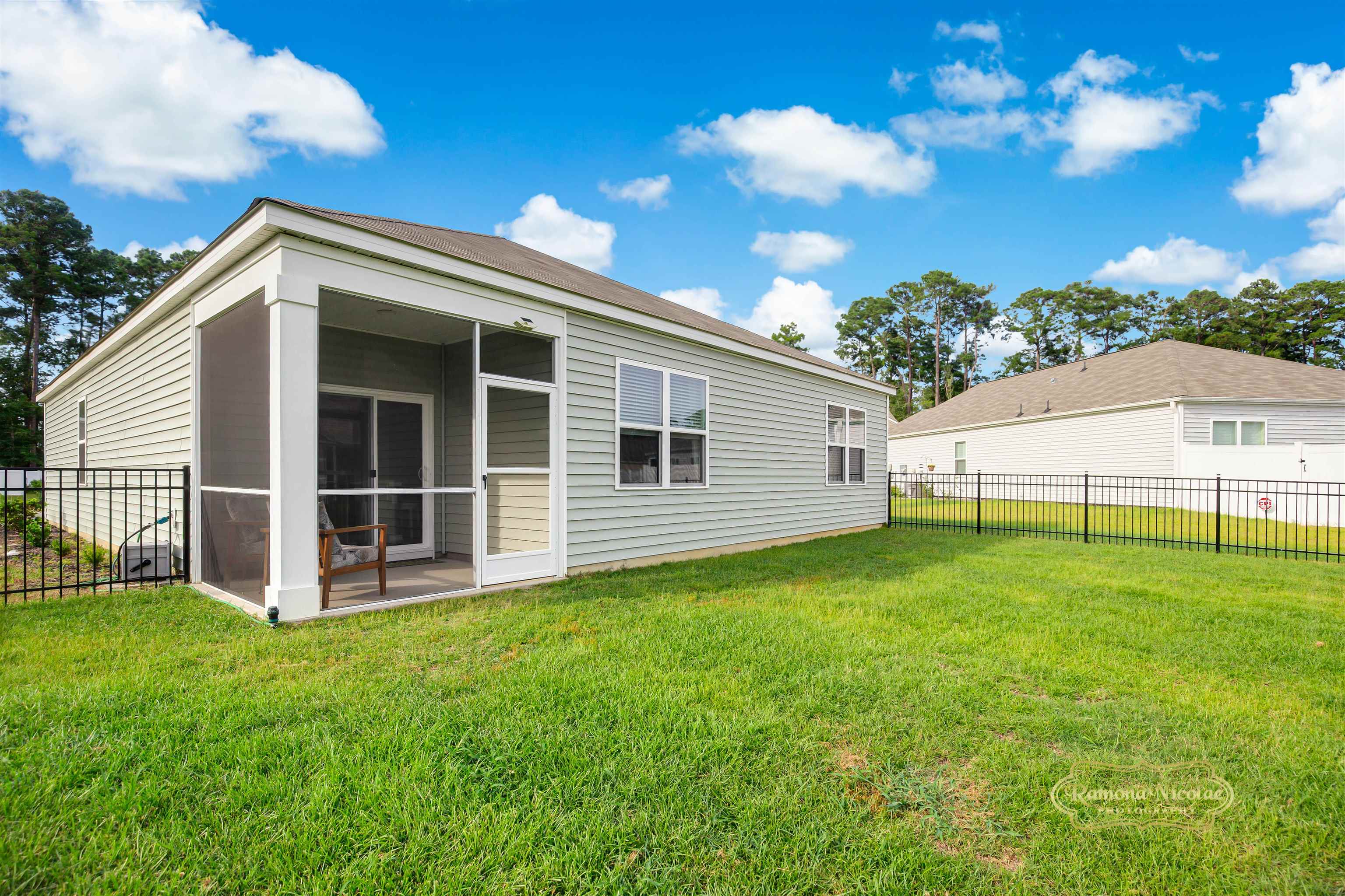 1075 Sennema Circle Property Photo 27