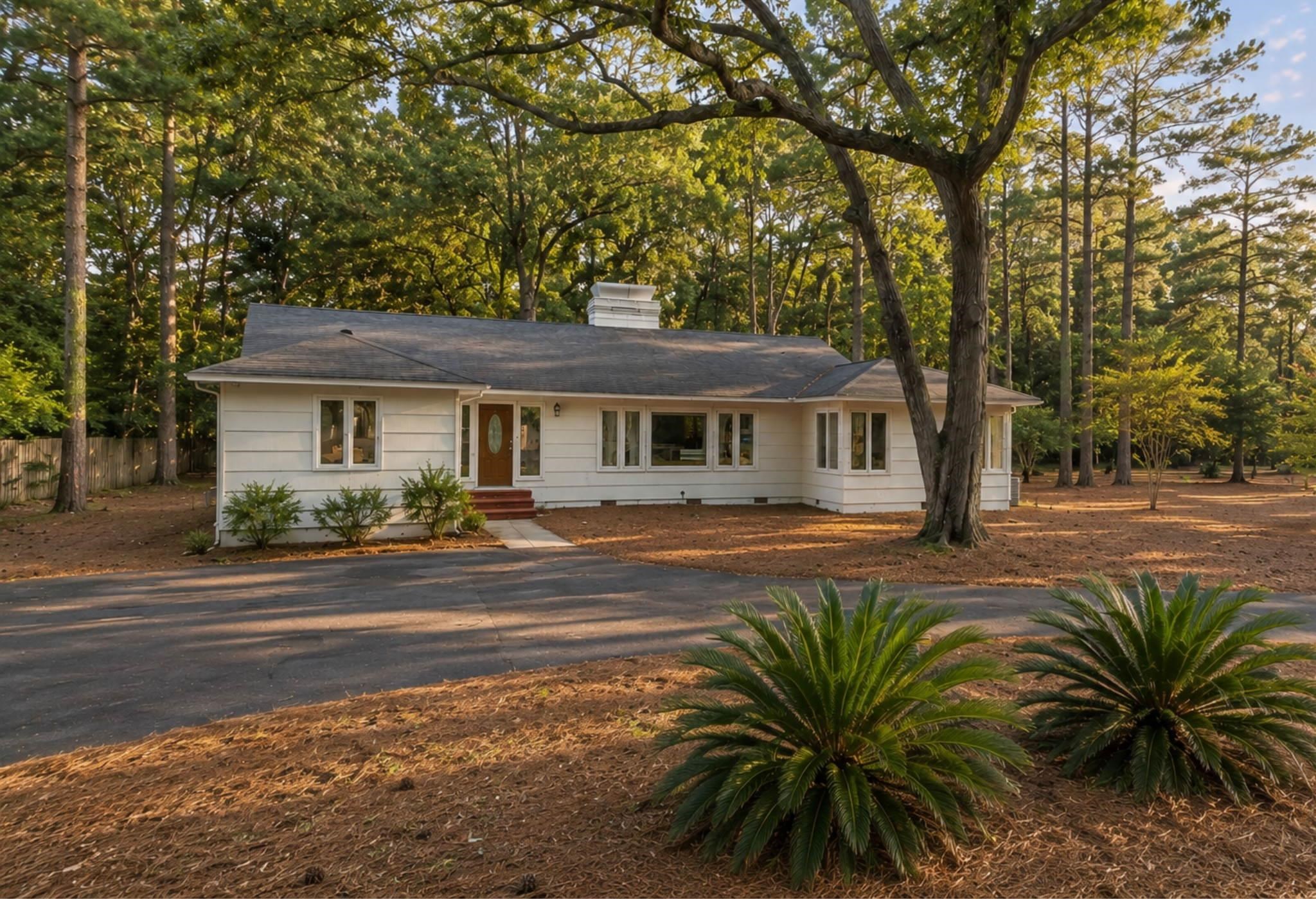 231 Live Oak Ln. Property Photo 1