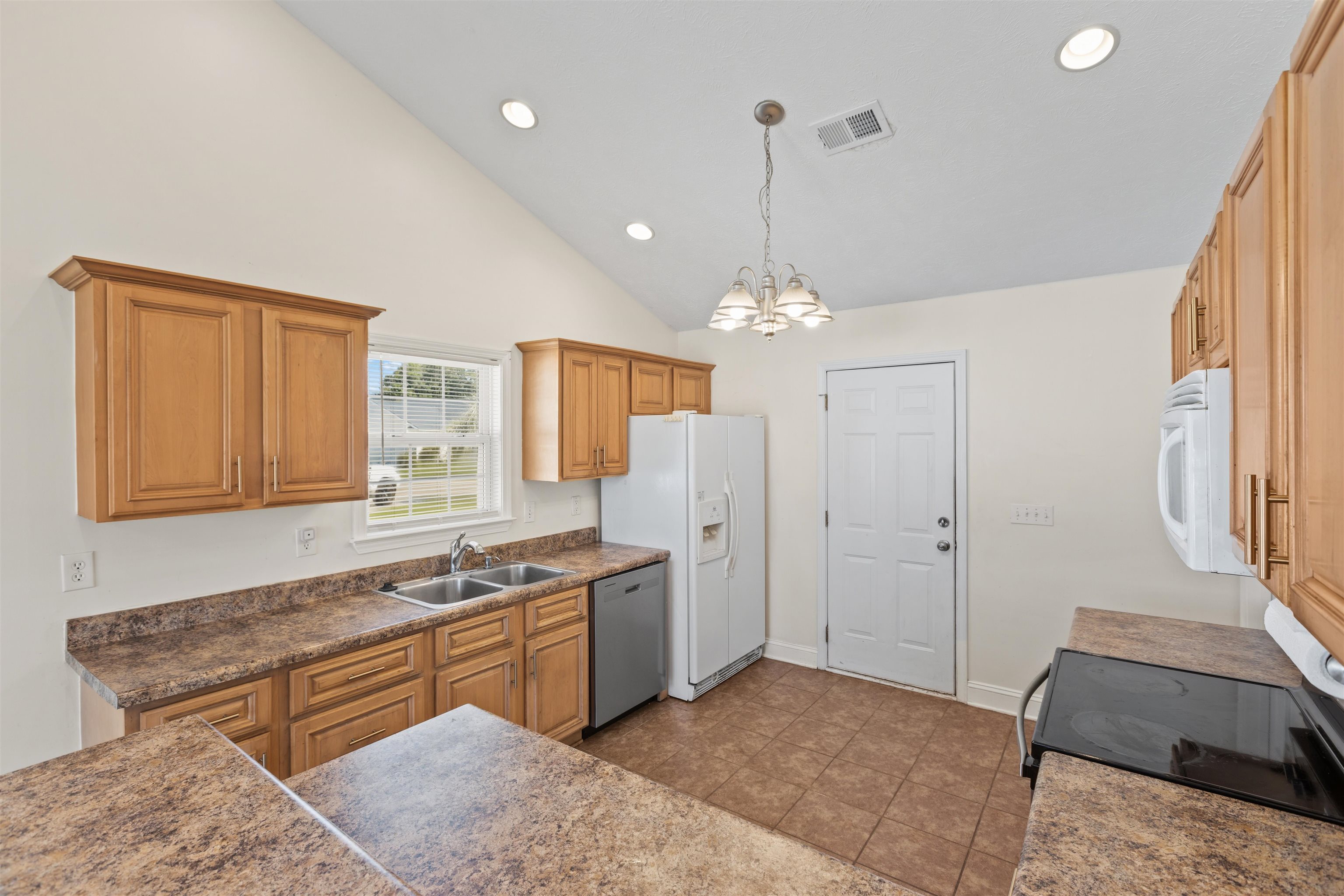 167 Governors Loop Property Photo 10