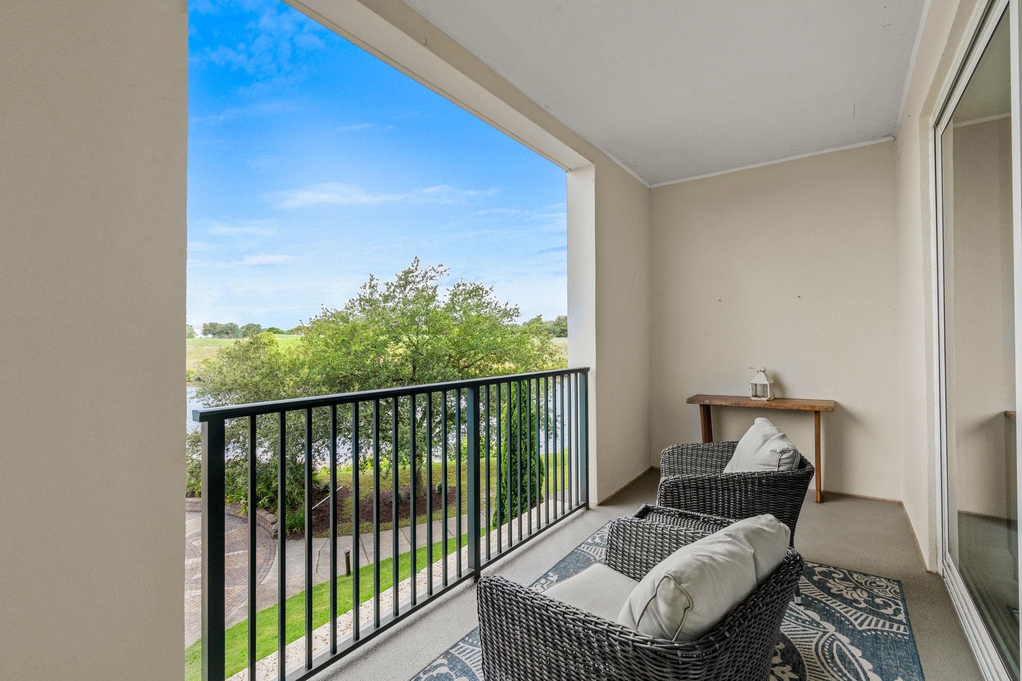 8121 Amalfi Pl. Property Photo 23
