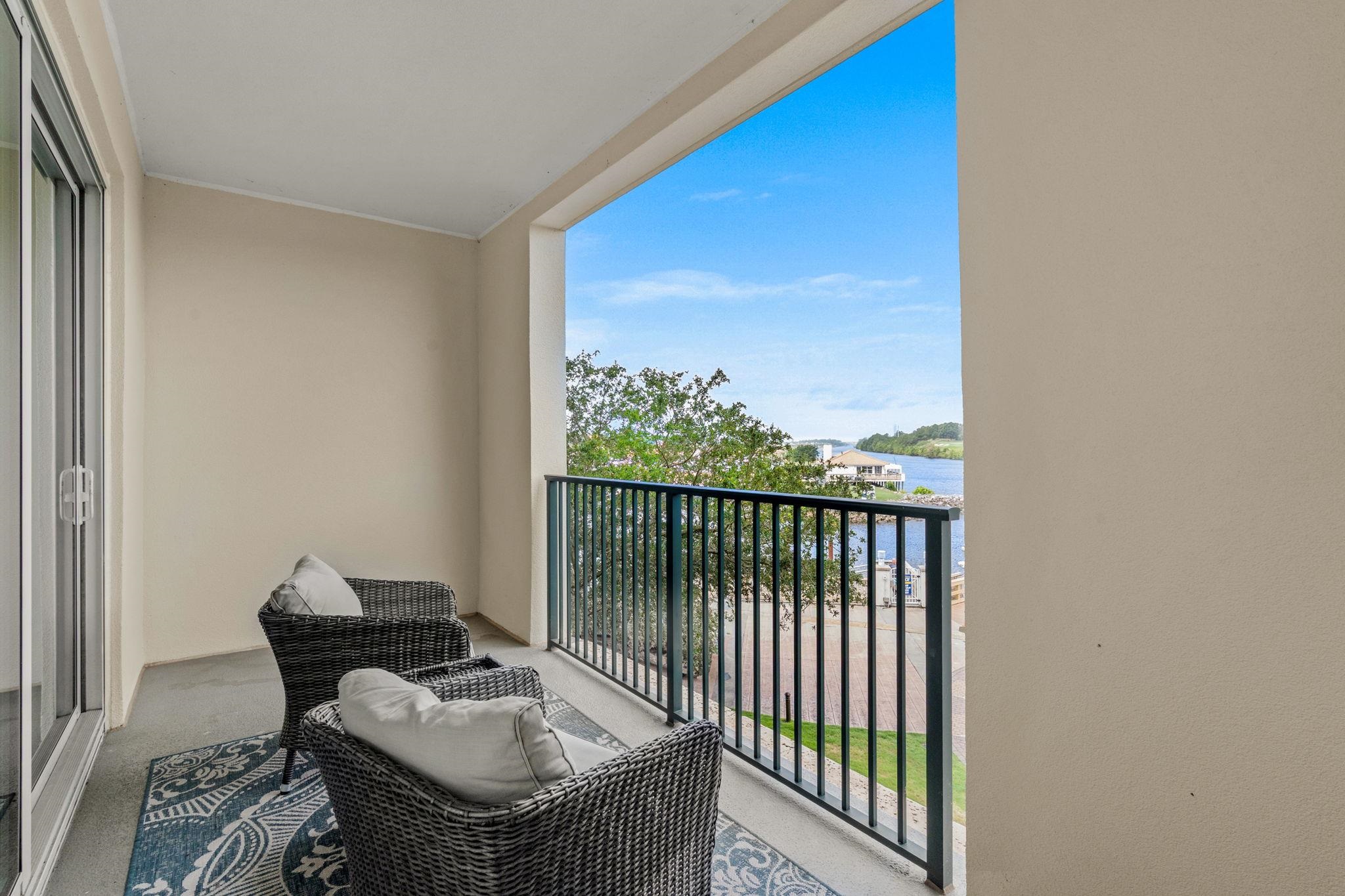 8121 Amalfi Pl. Property Photo 24