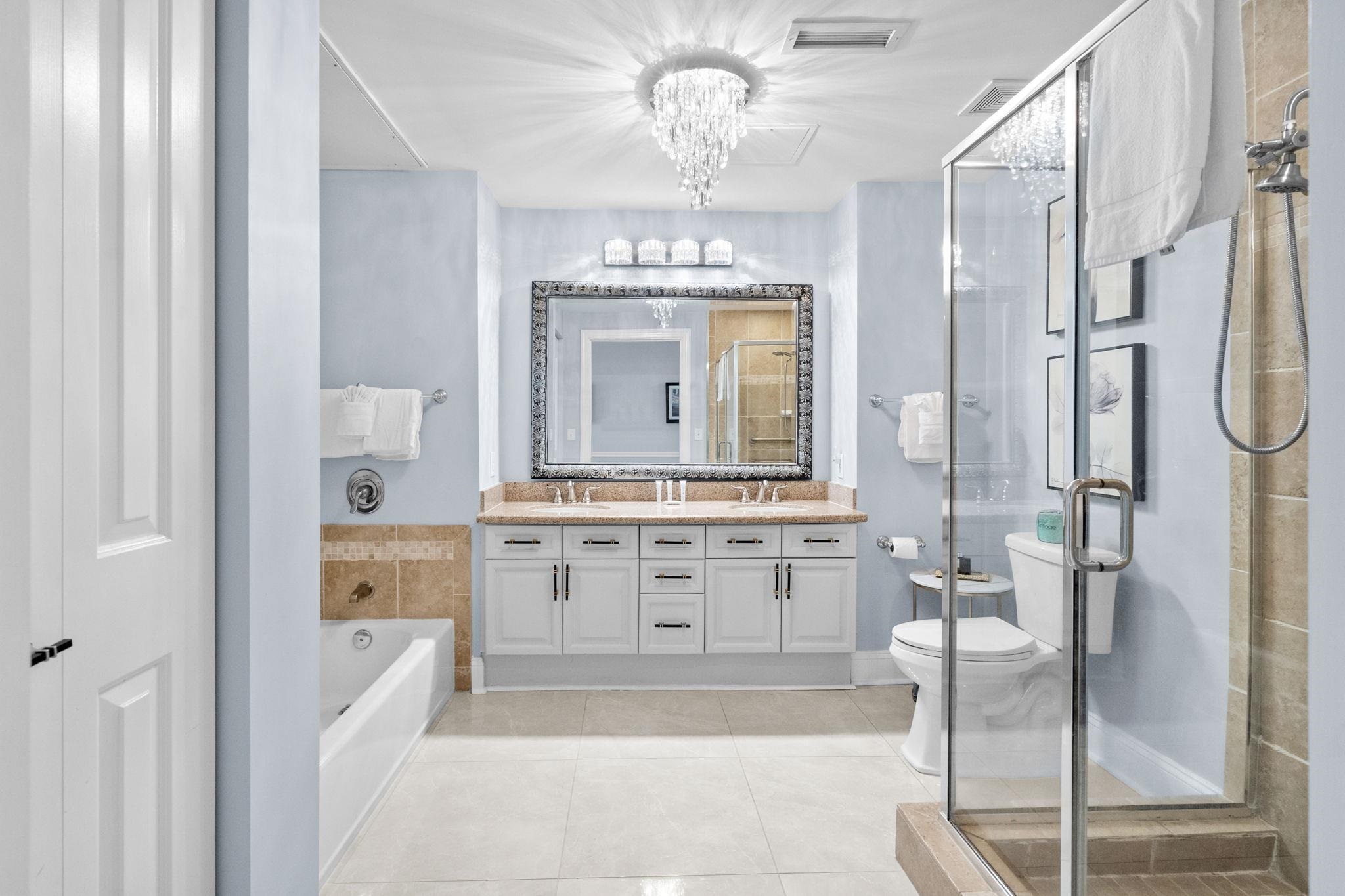 8121 Amalfi Pl. Property Photo 31