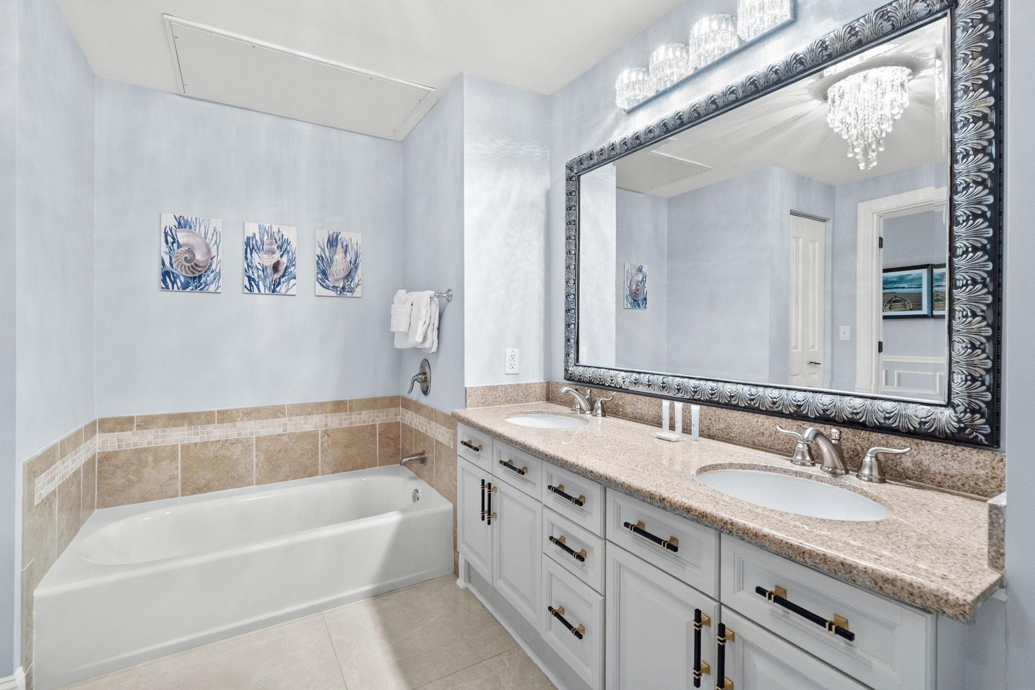8121 Amalfi Pl. Property Photo 33