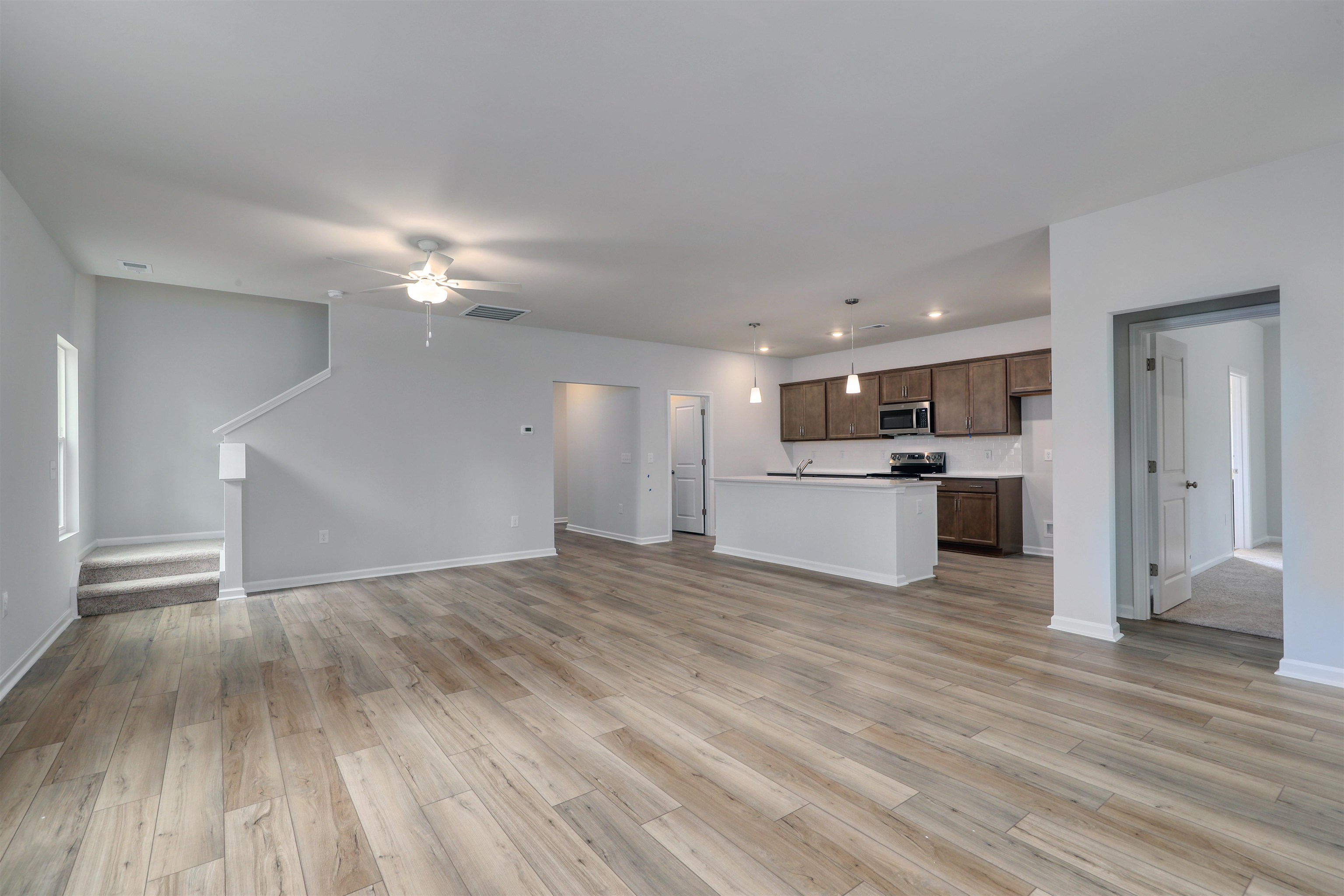 423 Atamasco Ct. Property Photo 2