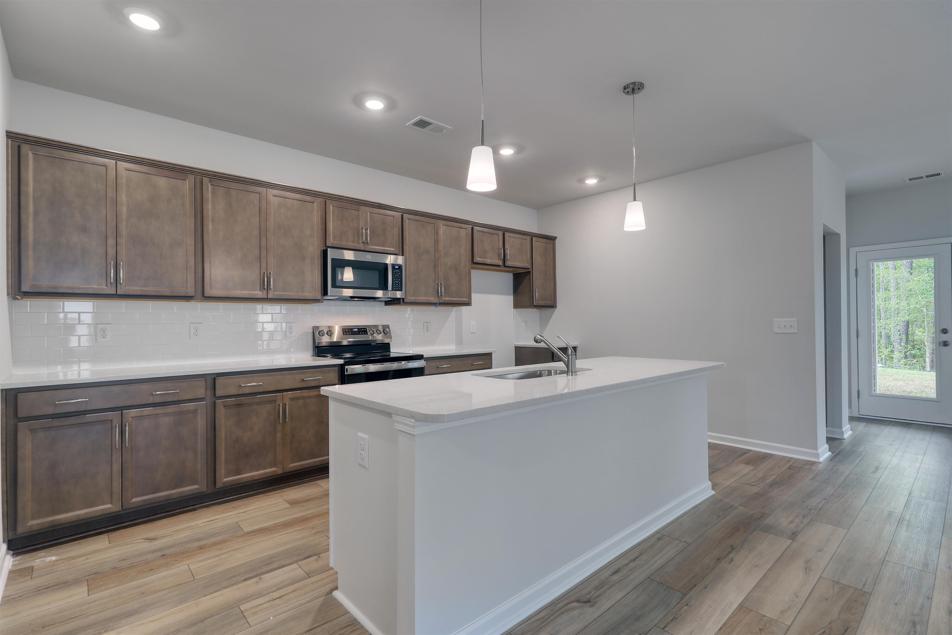 423 Atamasco Ct. Property Photo 3