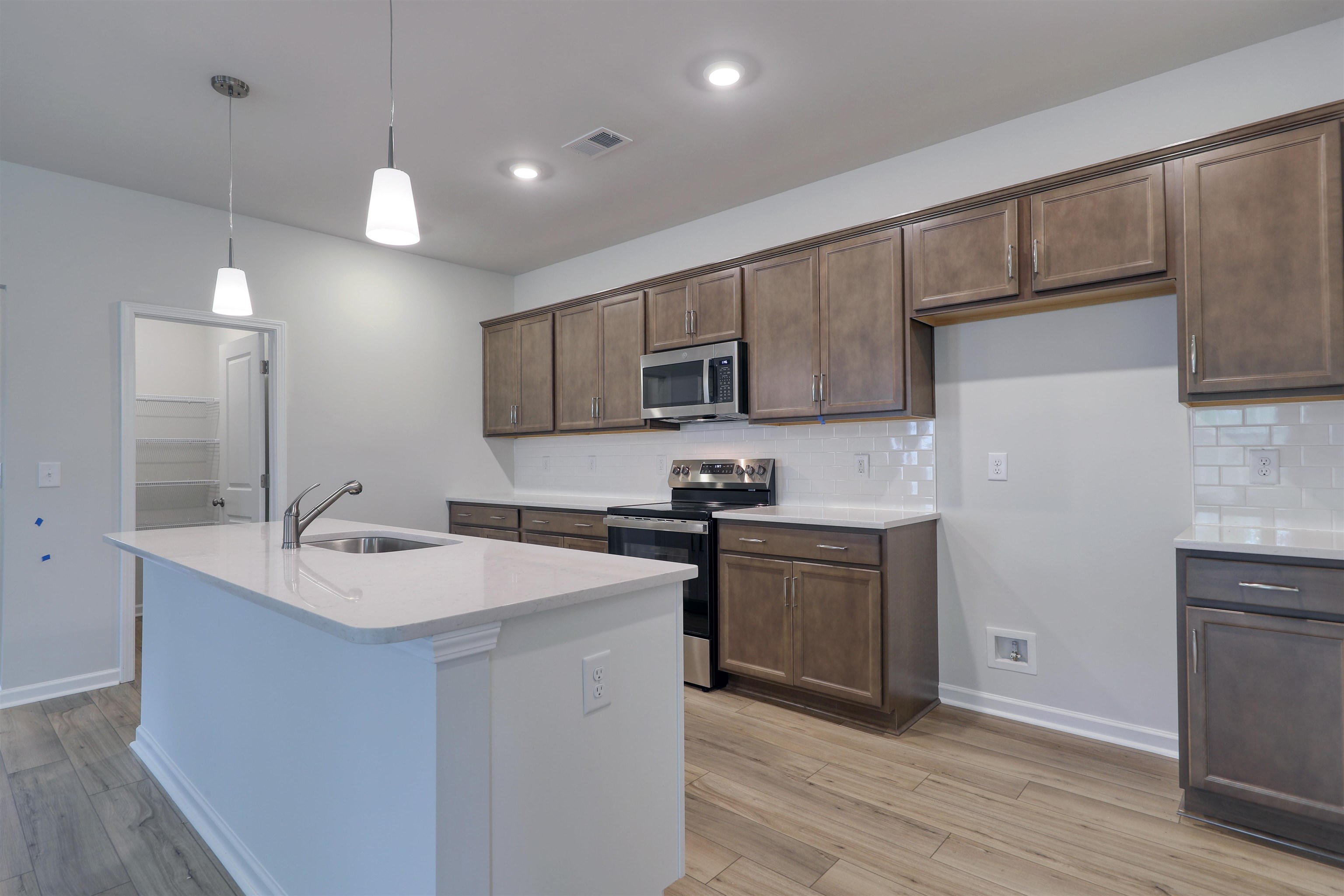 423 Atamasco Ct. Property Photo 6