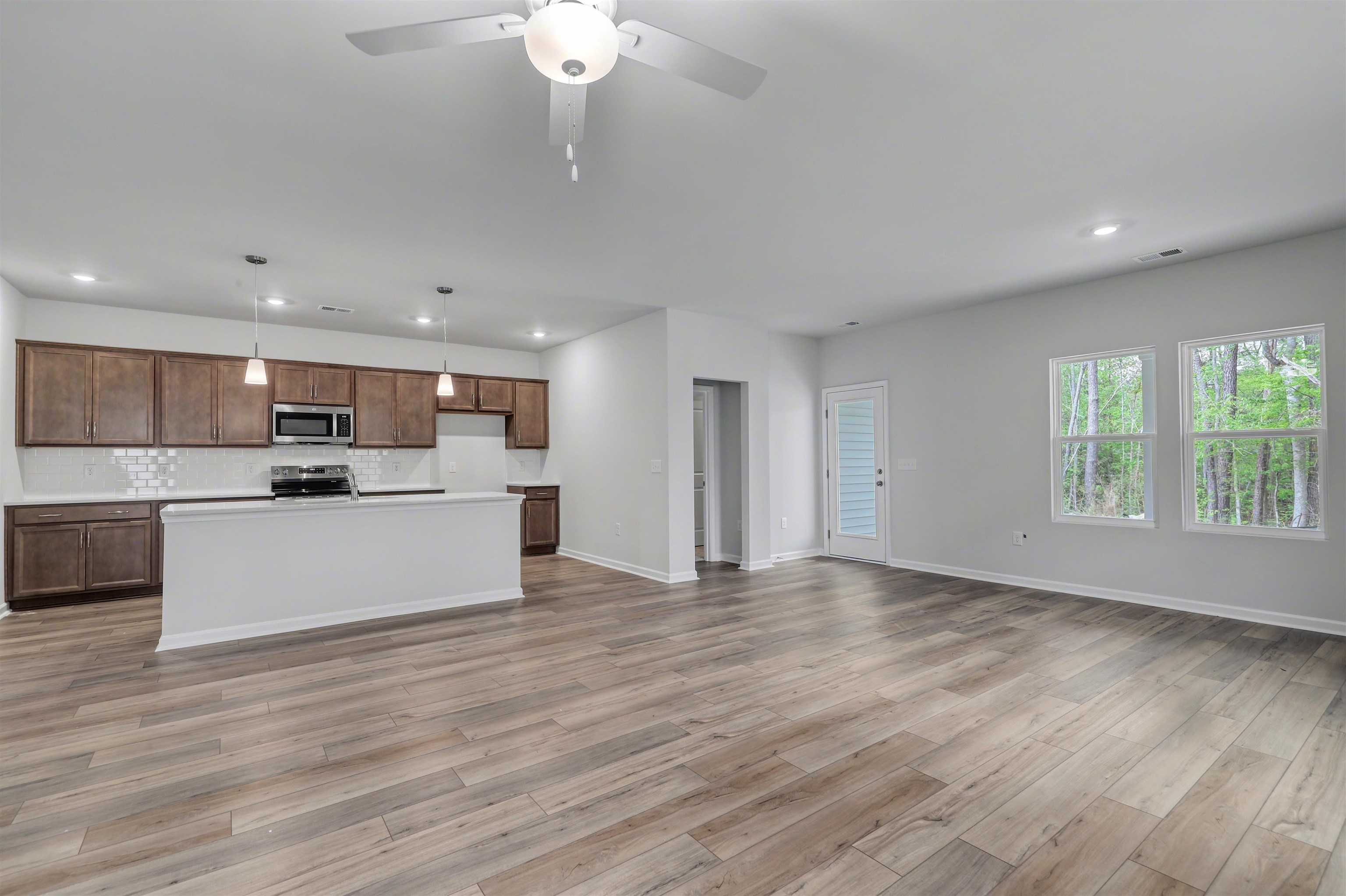 423 Atamasco Ct. Property Photo 7