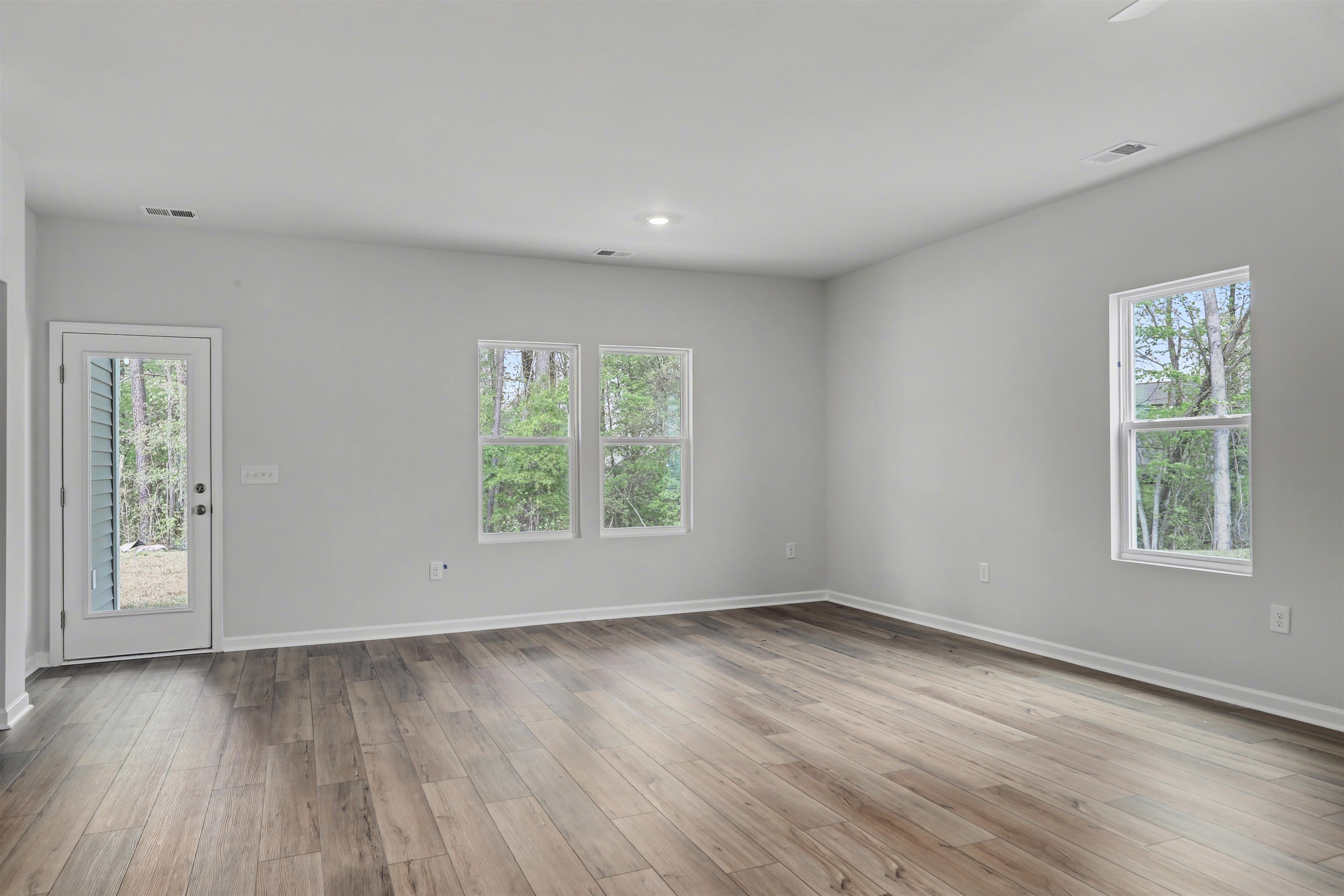 423 Atamasco Ct. Property Photo 8