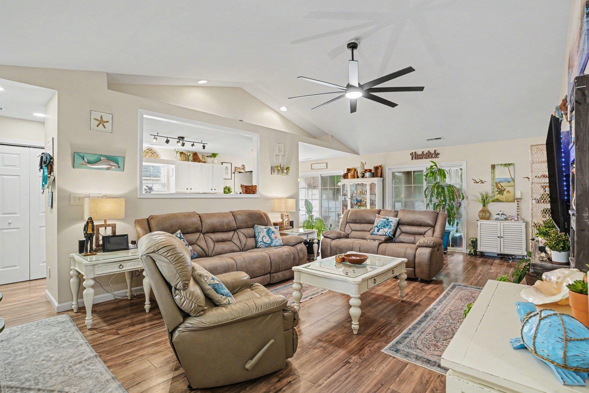 9788 Conifer Ln. Property Photo 11