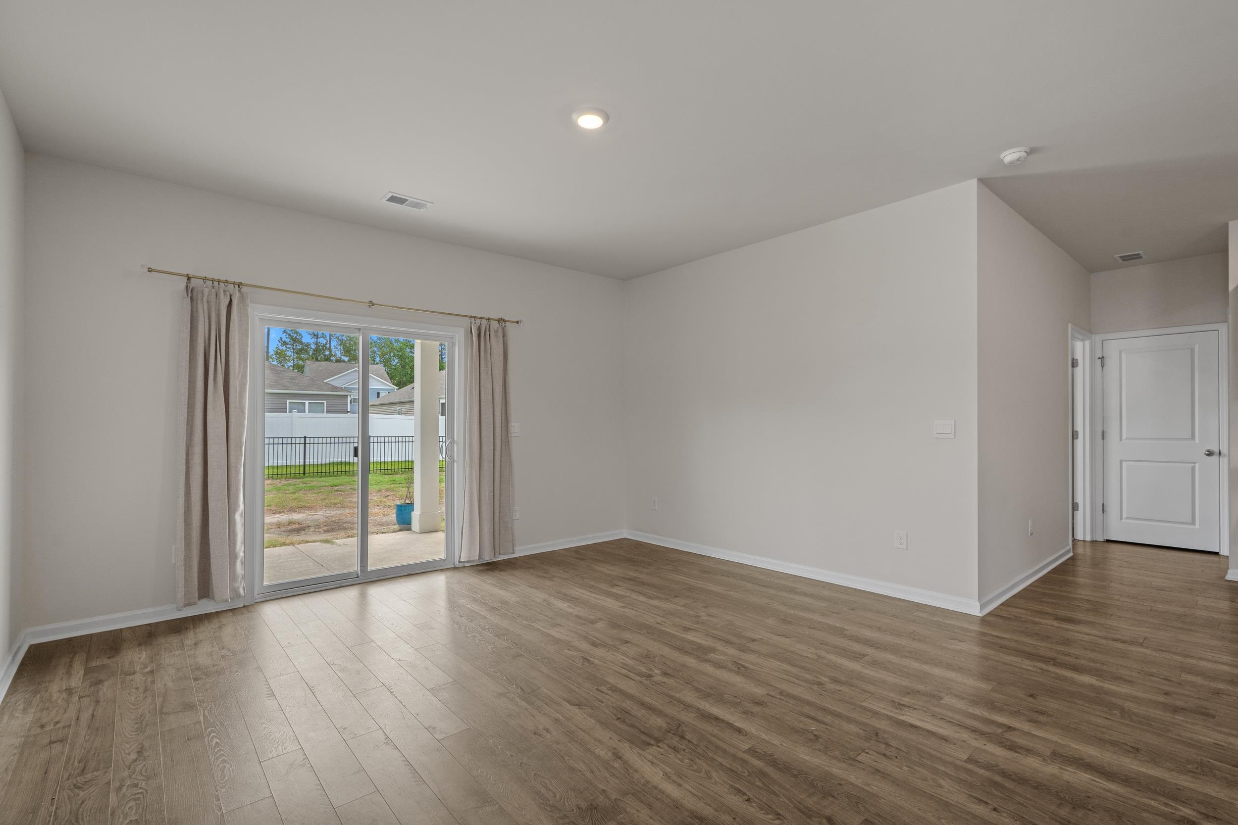 501 Hogwart Ln. Property Photo 10
