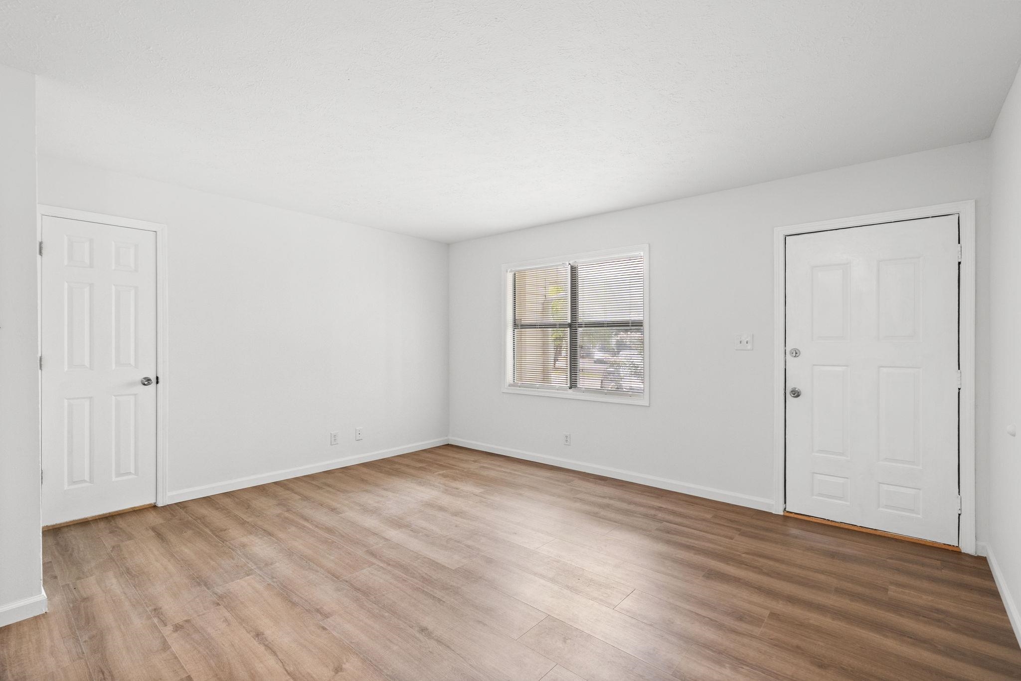209 Cedar St. Property Photo 4