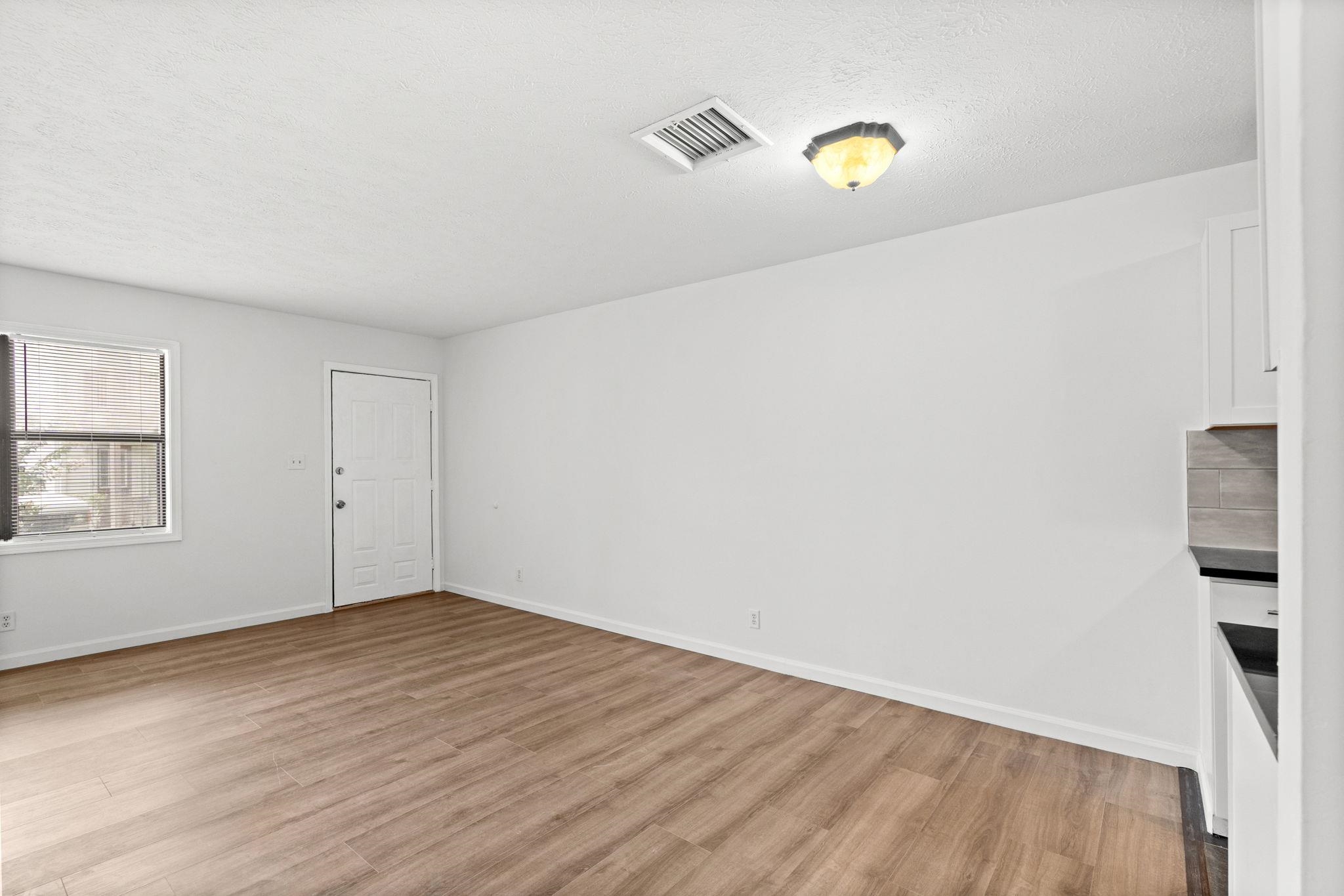 209 Cedar St. Property Photo 6