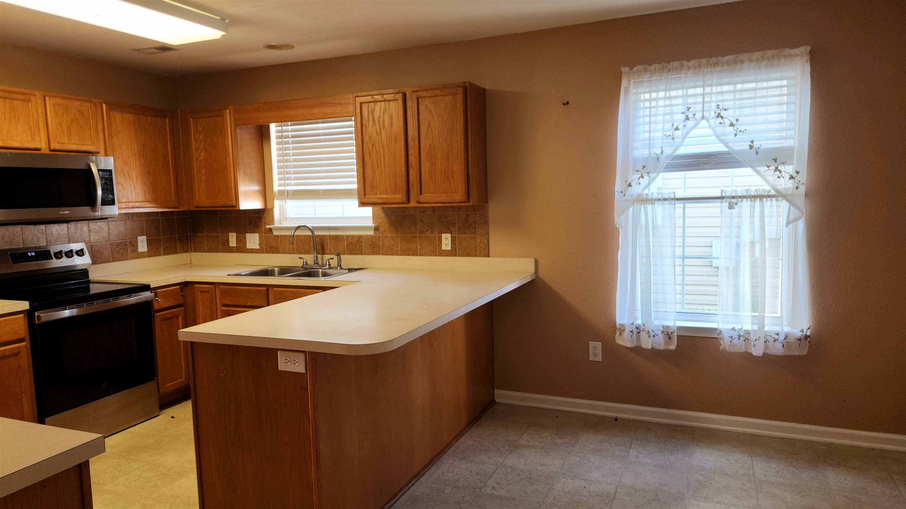 5033 Wickalow Way Property Photo 9