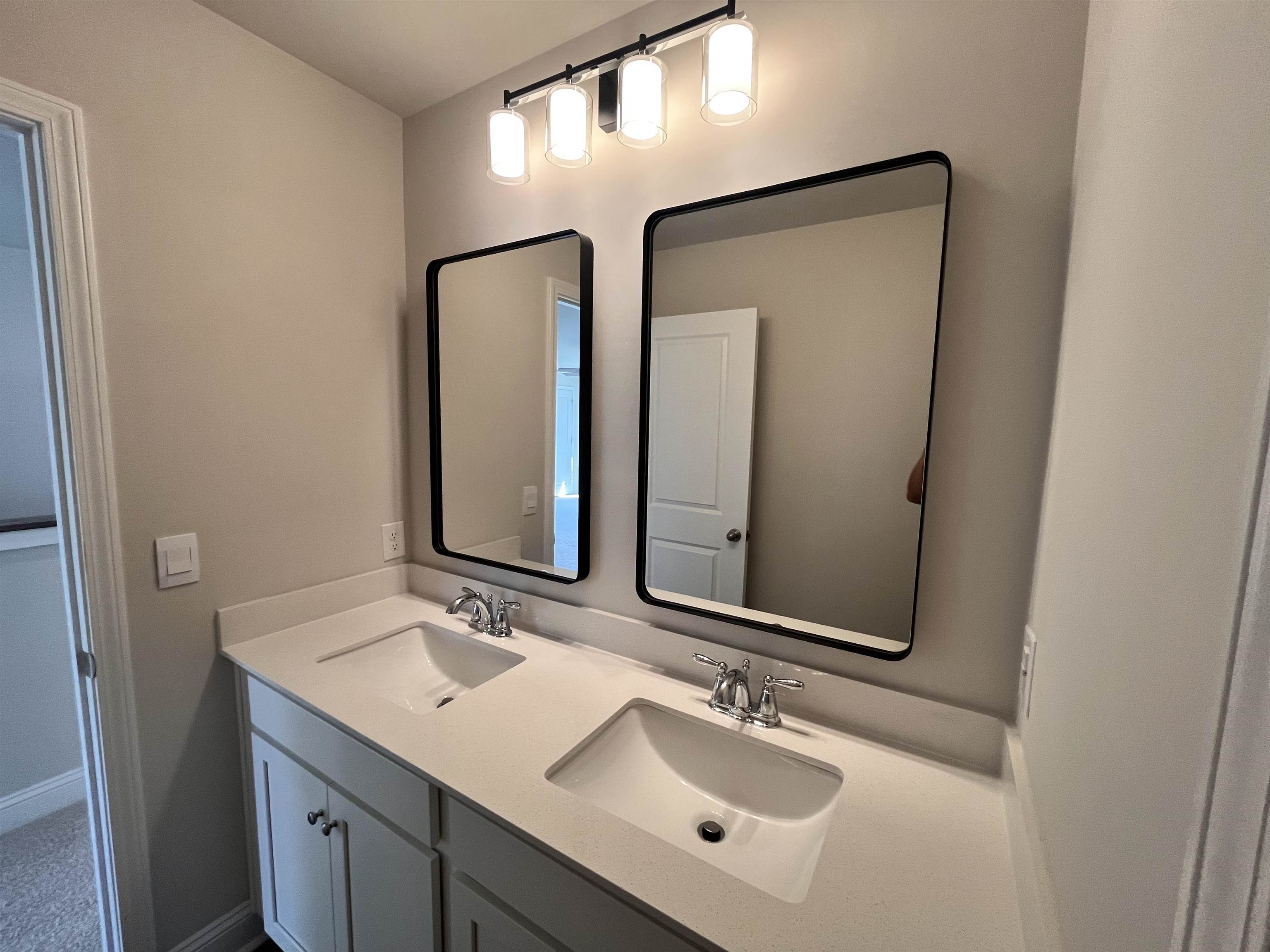 575 Chatham Ct. Nw Property Photo 32