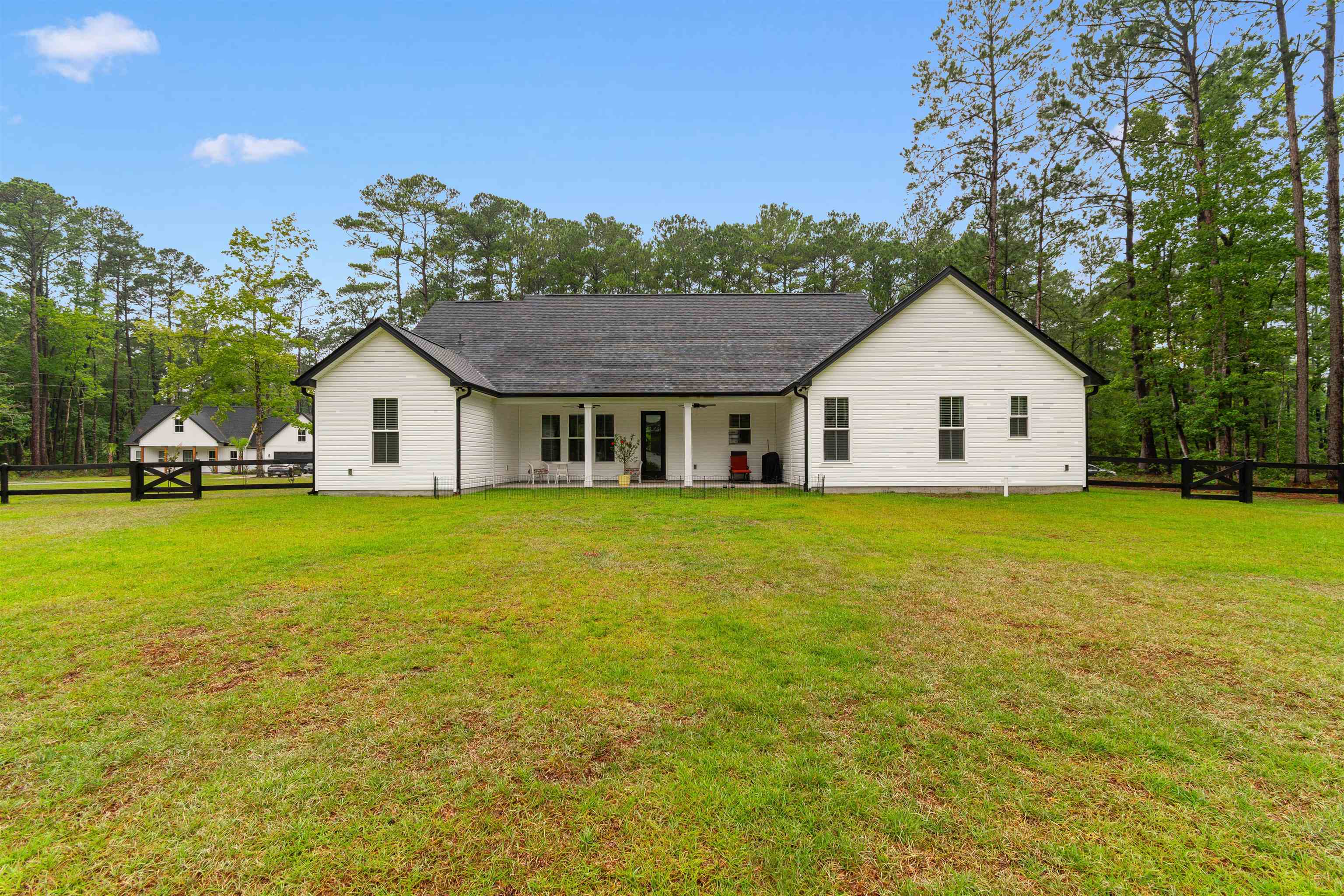 464 Nw Boundary Loop Rd. Property Photo 5