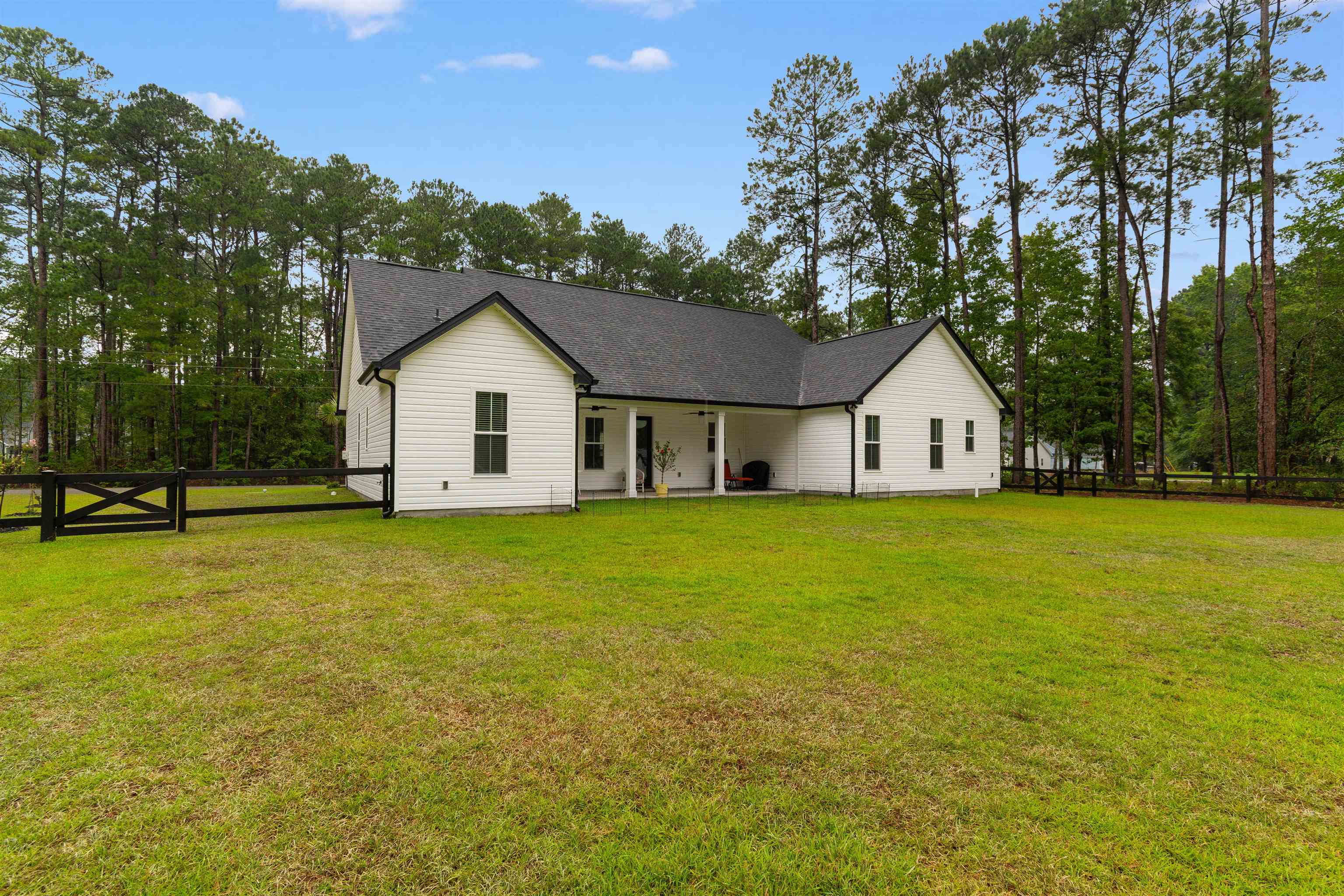 464 Nw Boundary Loop Rd. Property Photo 6
