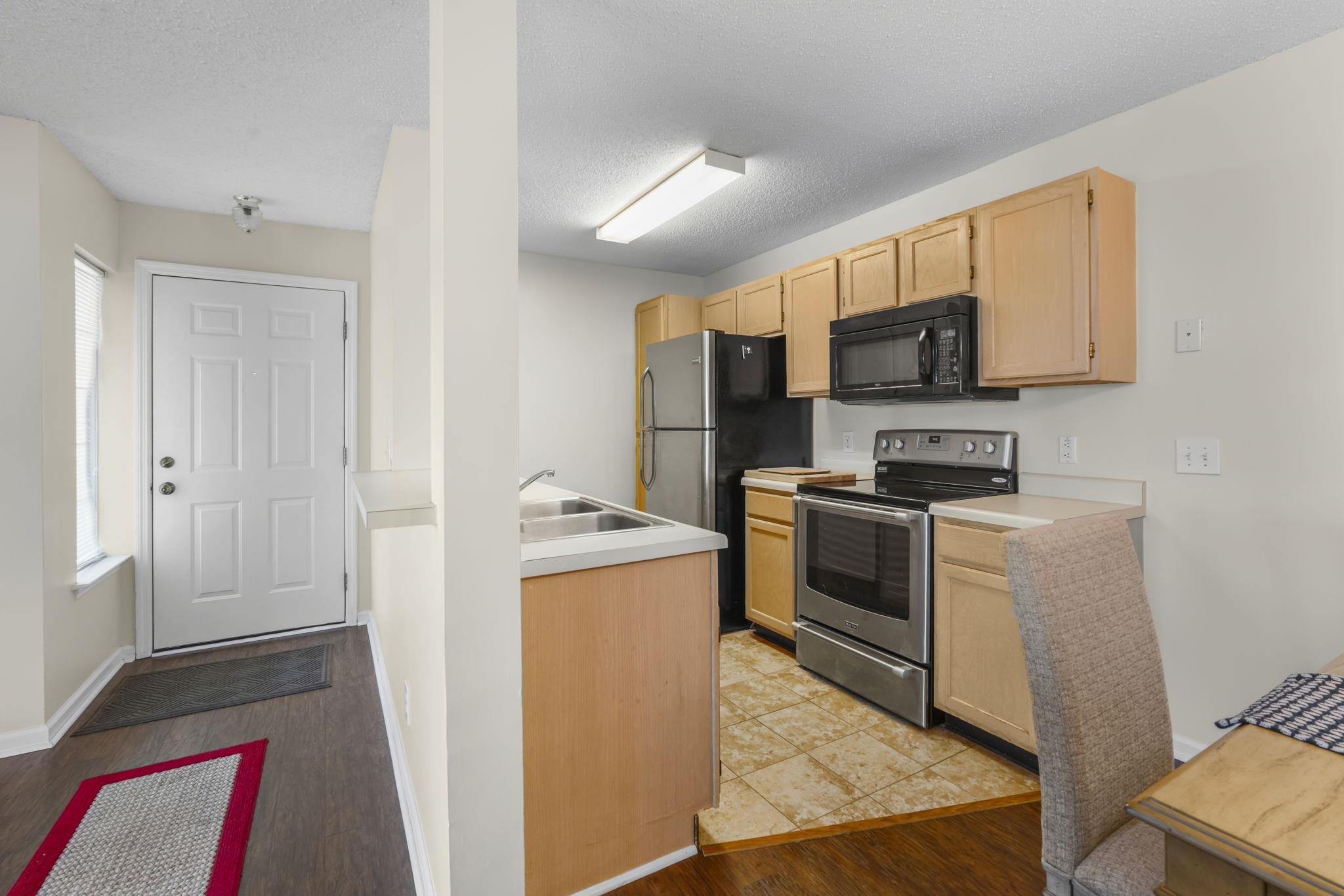 2268 Essex Dr. Property Photo 5
