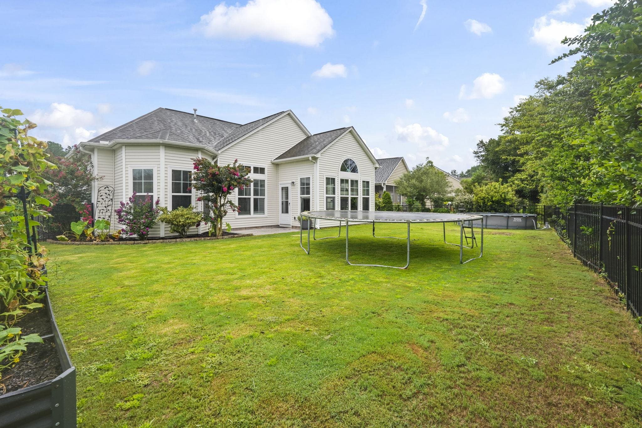 348 Esher Ct. Property Photo 4