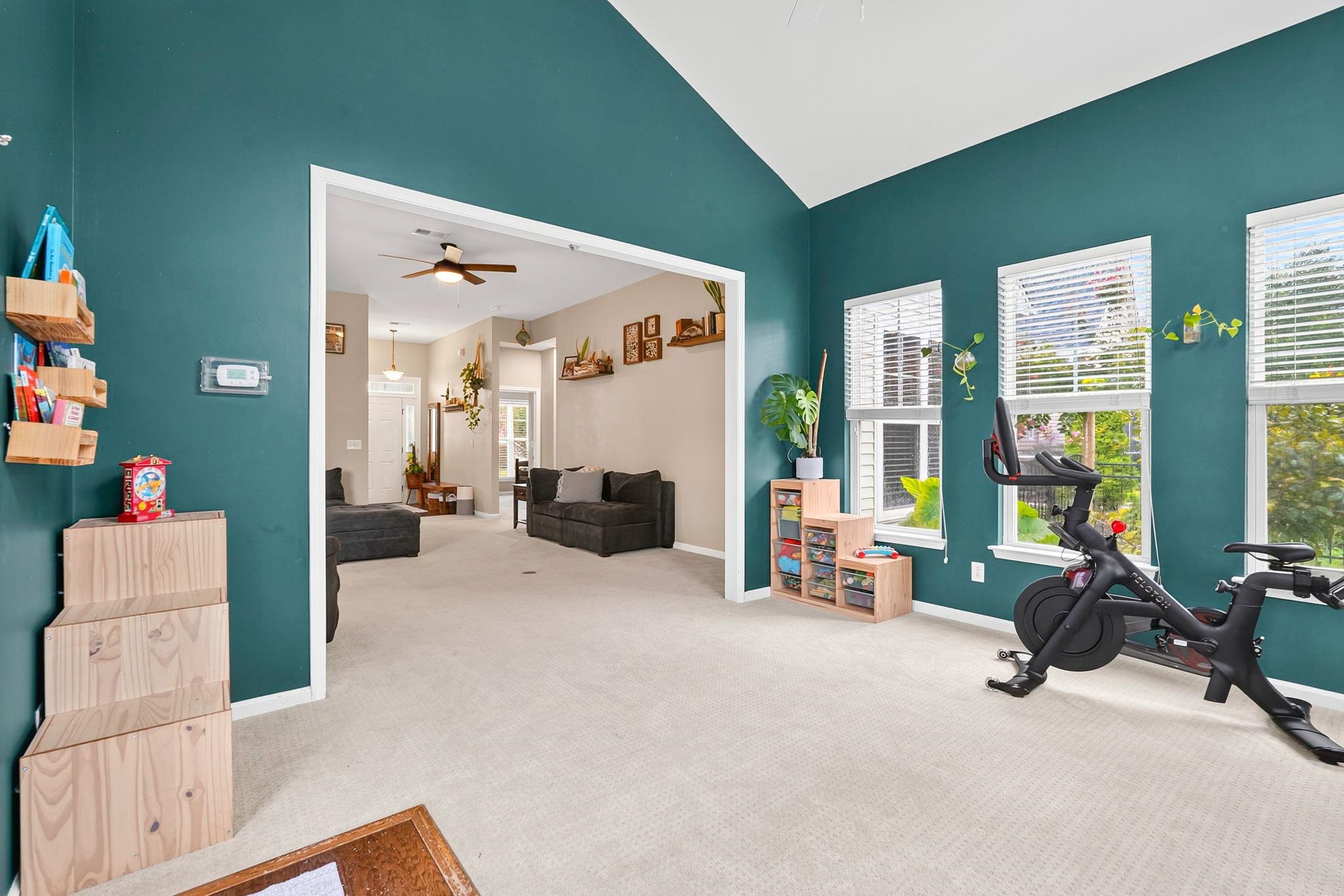 348 Esher Ct. Property Photo 10