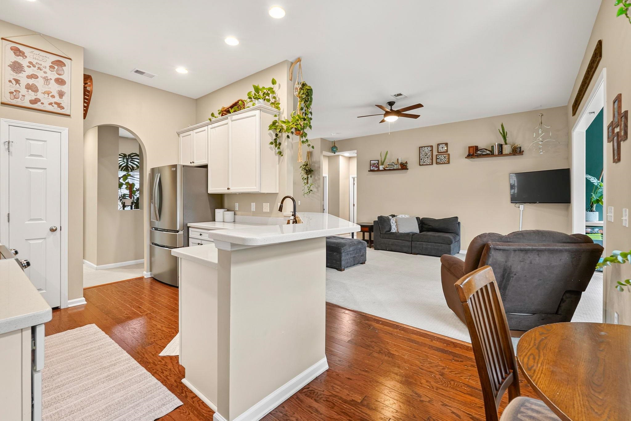 348 Esher Ct. Property Photo 17