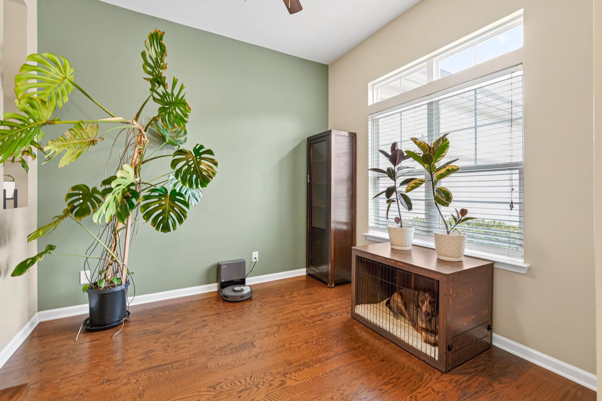 348 Esher Ct. Property Photo 23