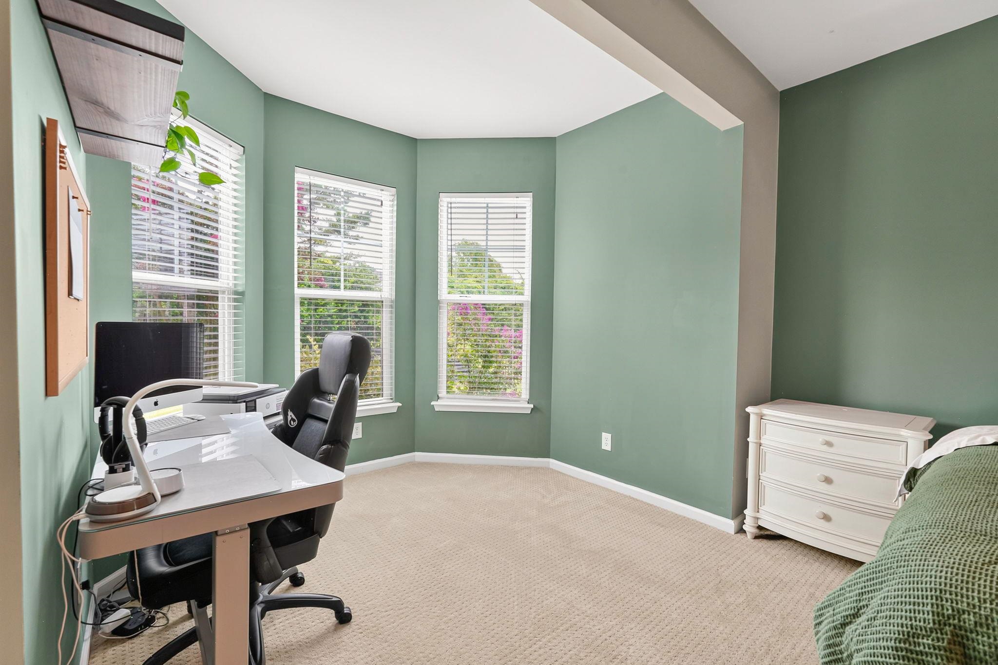 348 Esher Ct. Property Photo 26