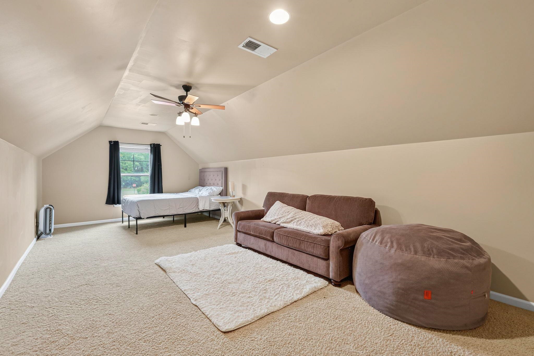 348 Esher Ct. Property Photo 31
