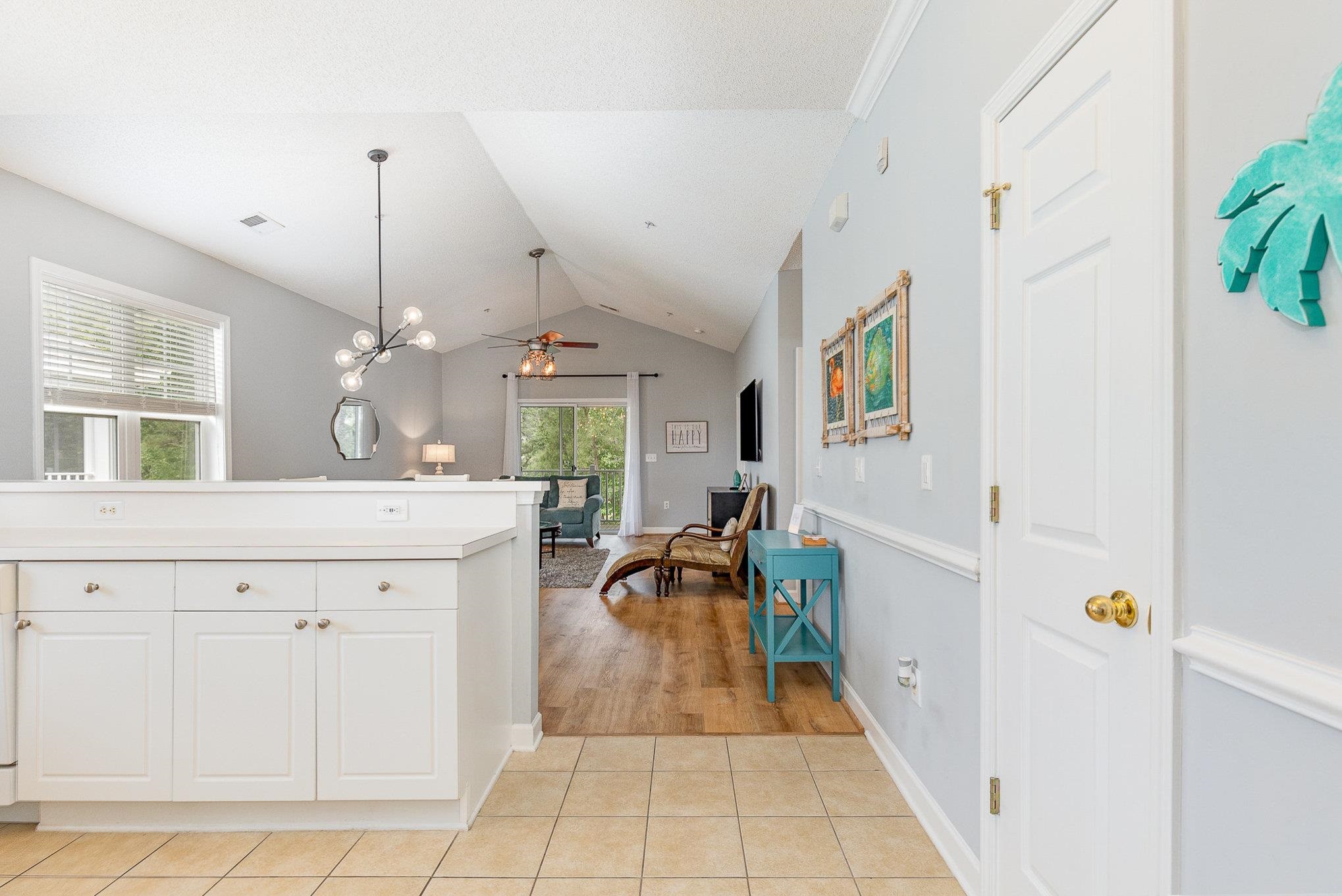 6253 Catalina Dr. Property Photo 5