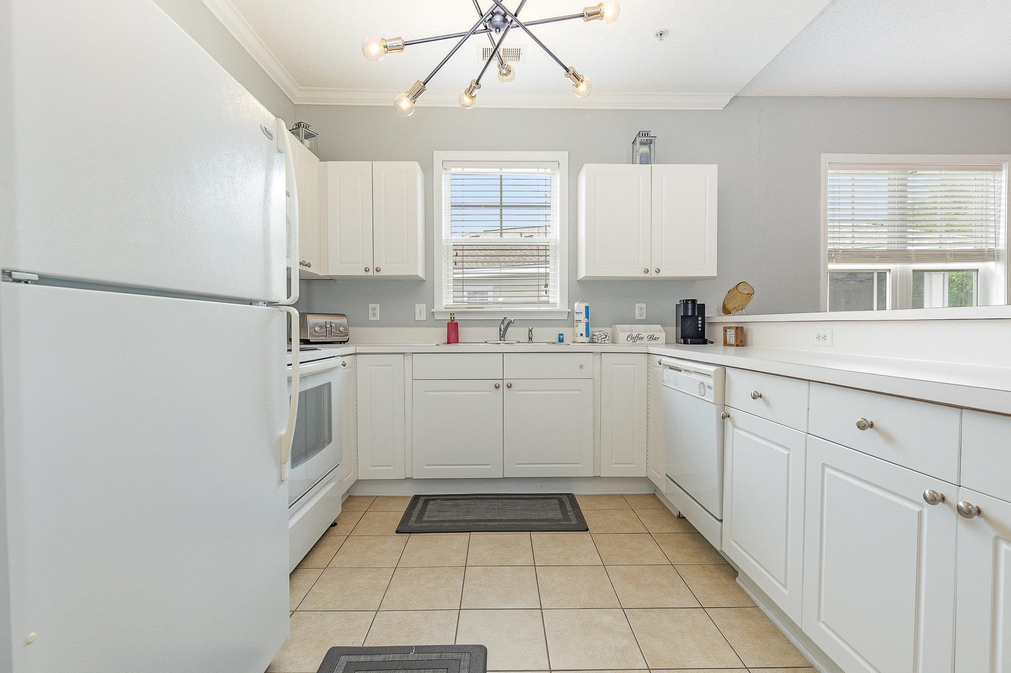 6253 Catalina Dr. Property Photo 7