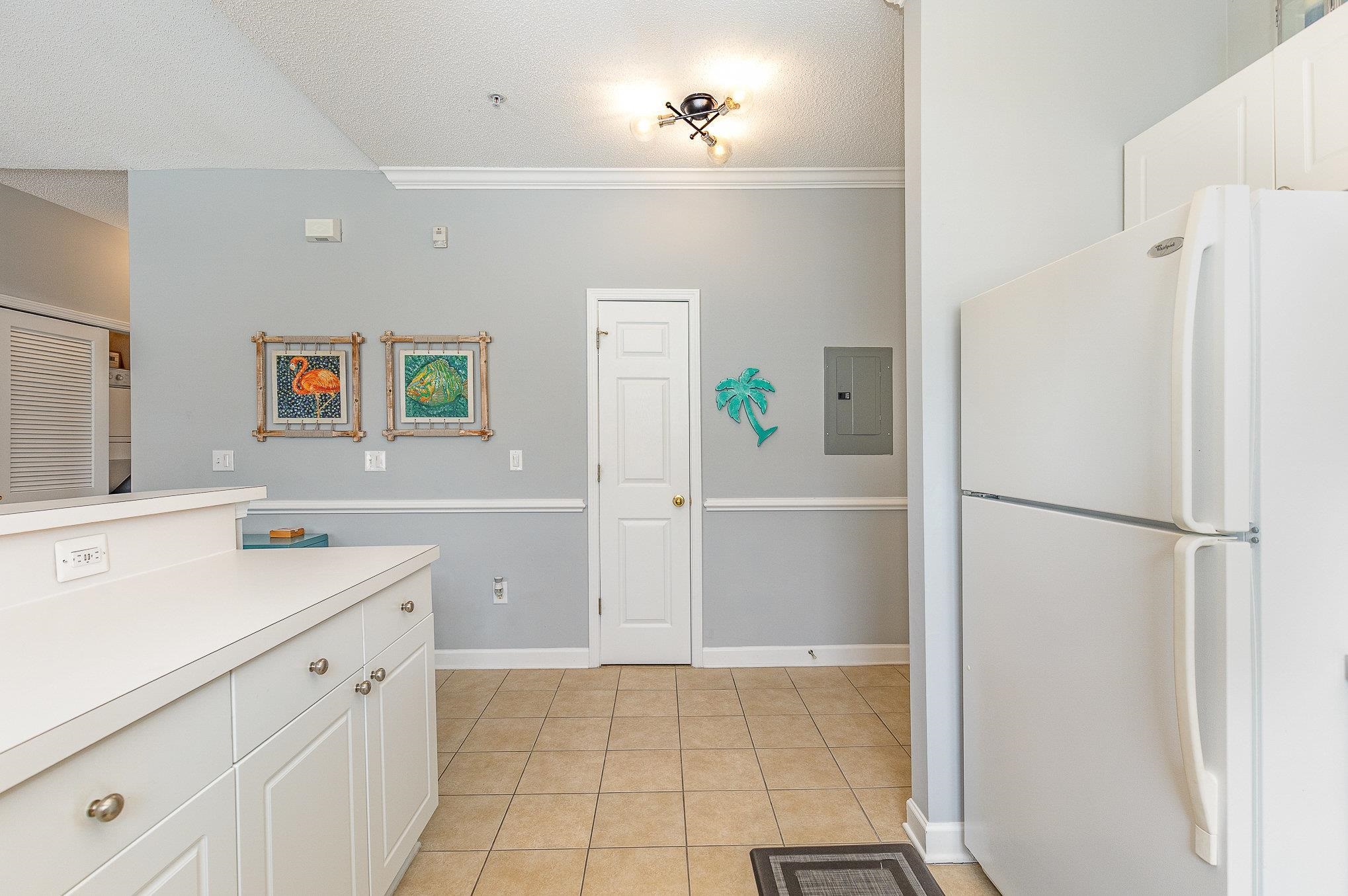 6253 Catalina Dr. Property Photo 8