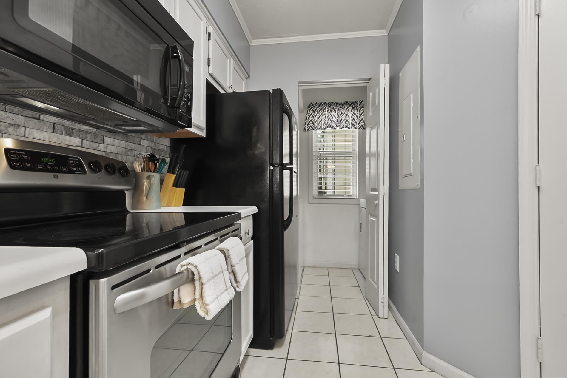 589 Blue River Ct. Property Photo 9