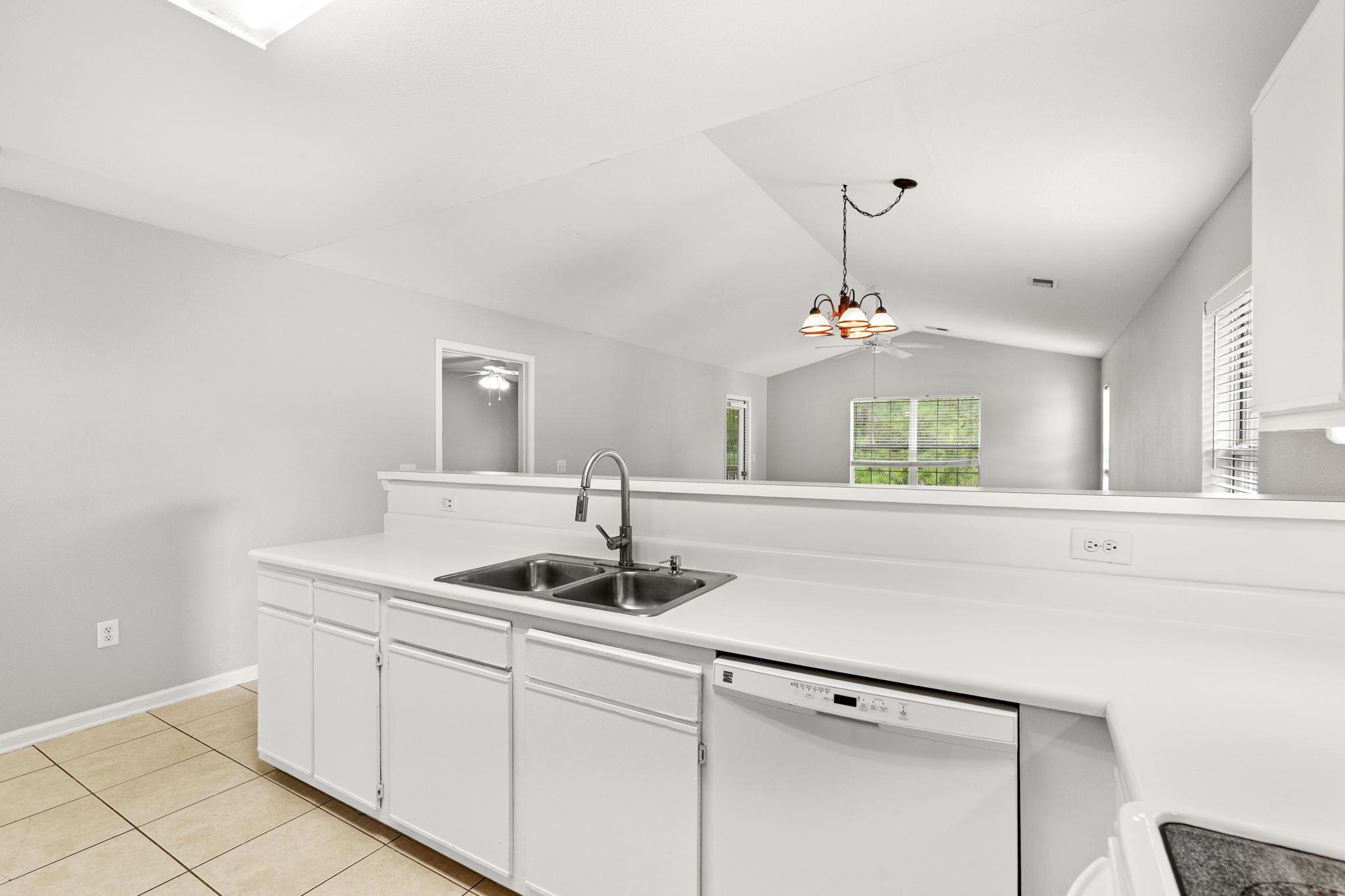 1208 River Oaks Dr. Property Photo 19