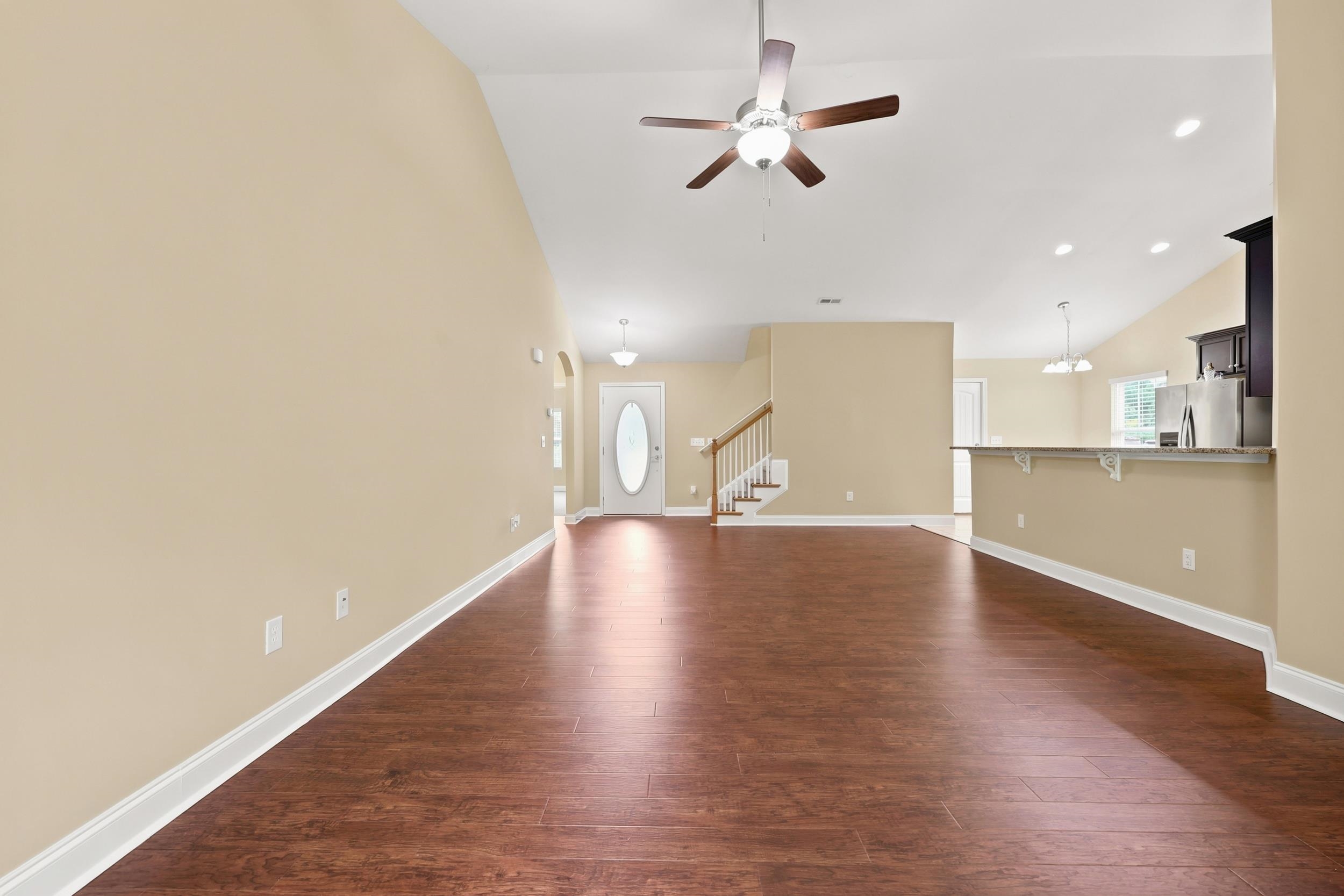 920 Foxtail Dr. Property Photo 4