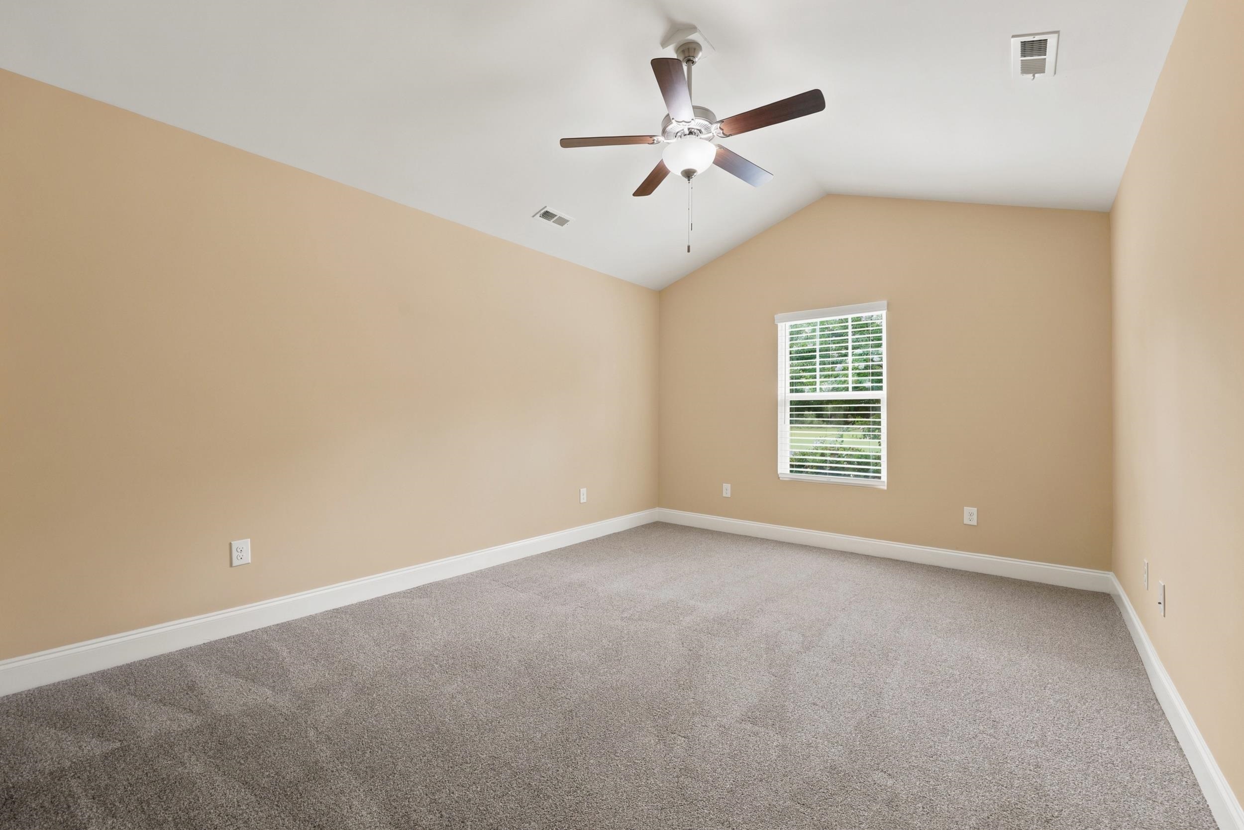 920 Foxtail Dr. Property Photo 18