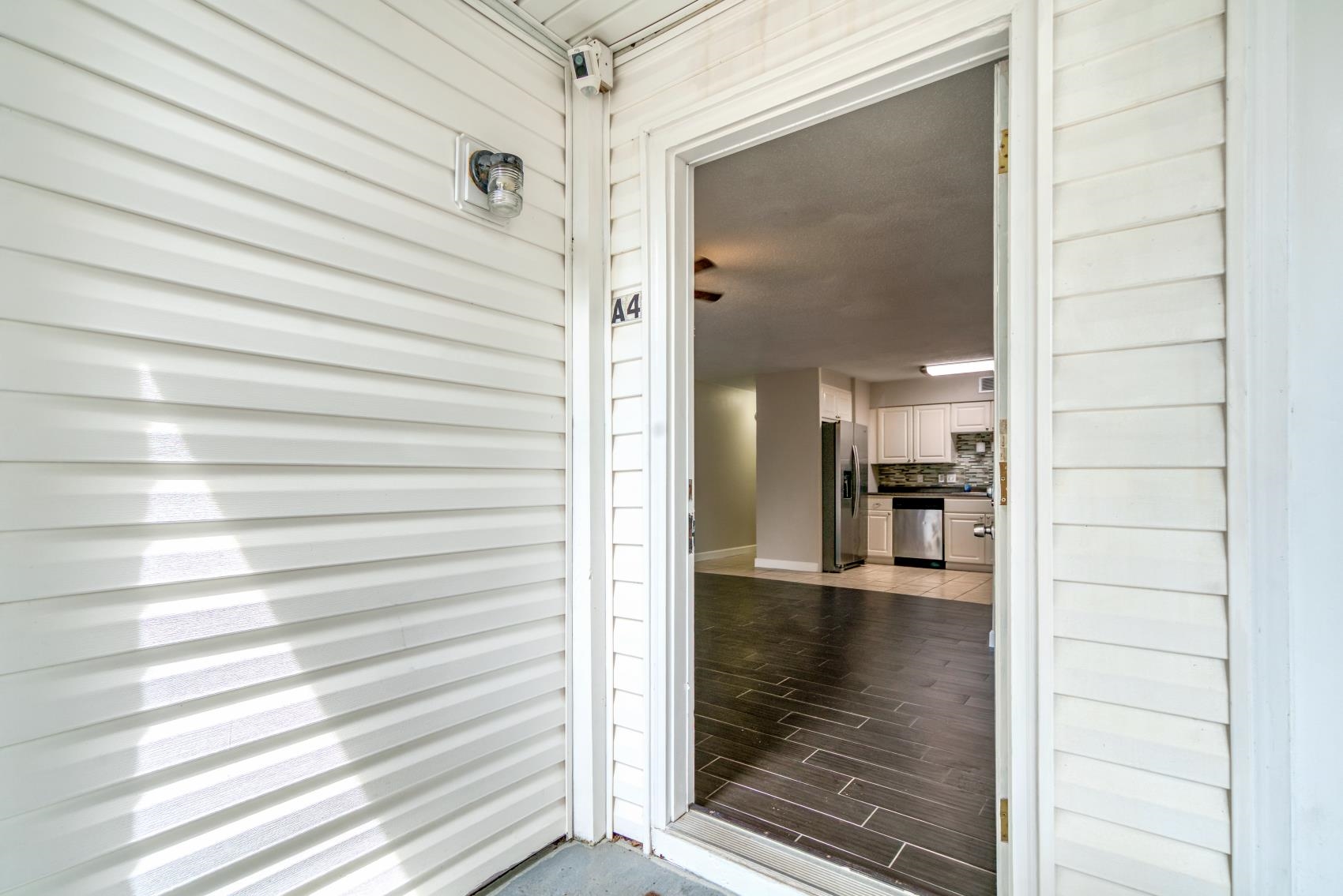 401 Cambridge Circle Property Photo 4