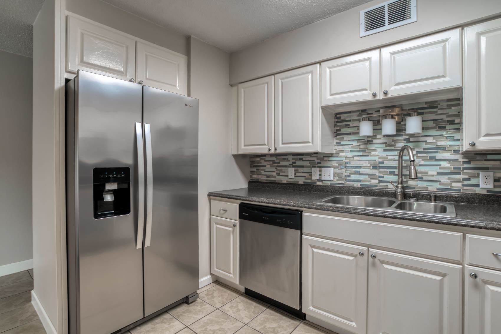 401 Cambridge Circle Property Photo 8