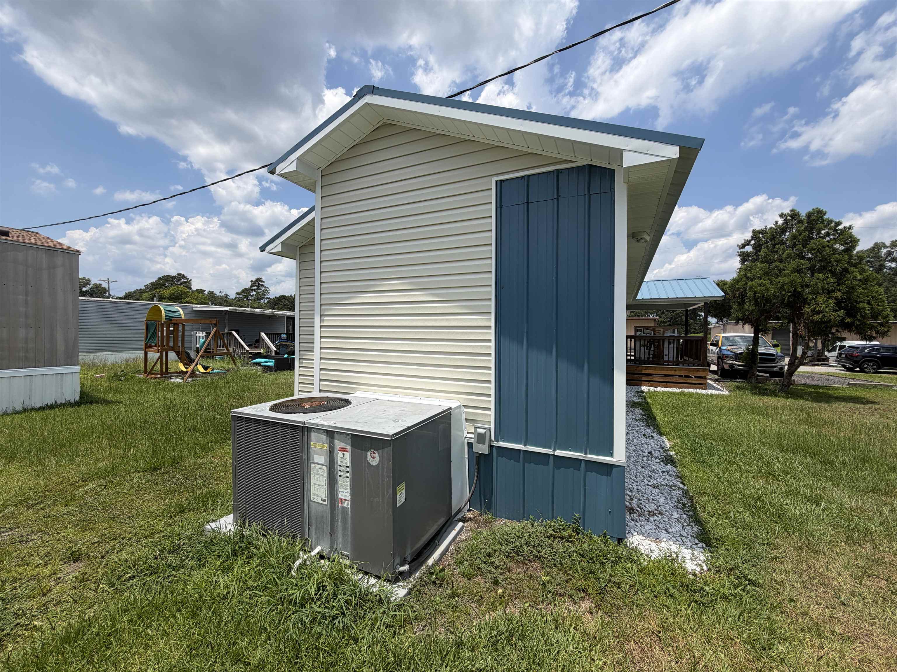 2492 Leaf Terrace Property Photo 6
